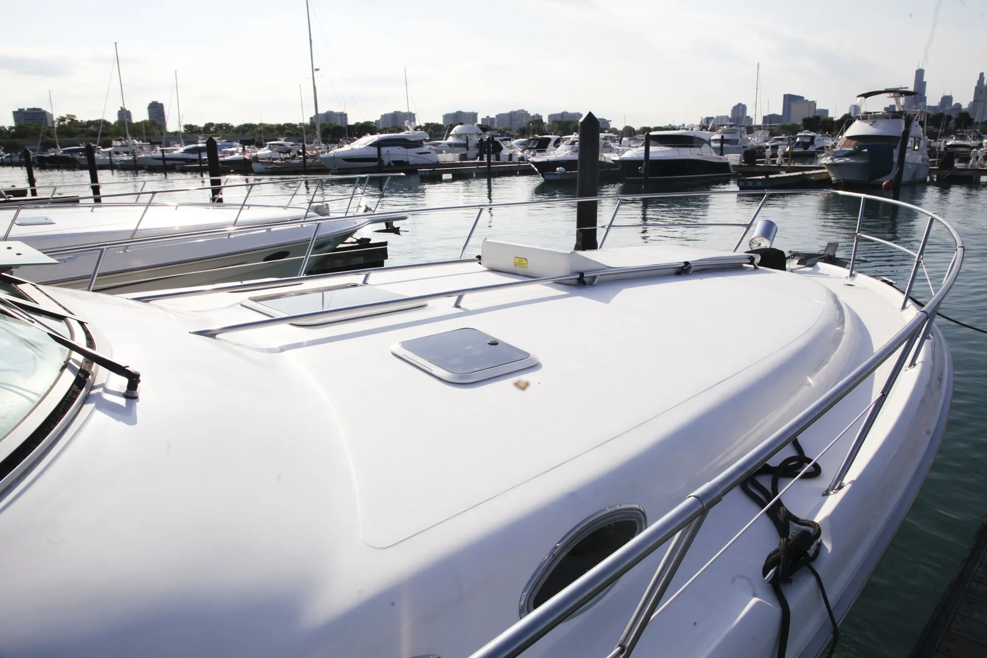 Sea Ray Boats 370 Sundancer in Chicago, IL — photo 7