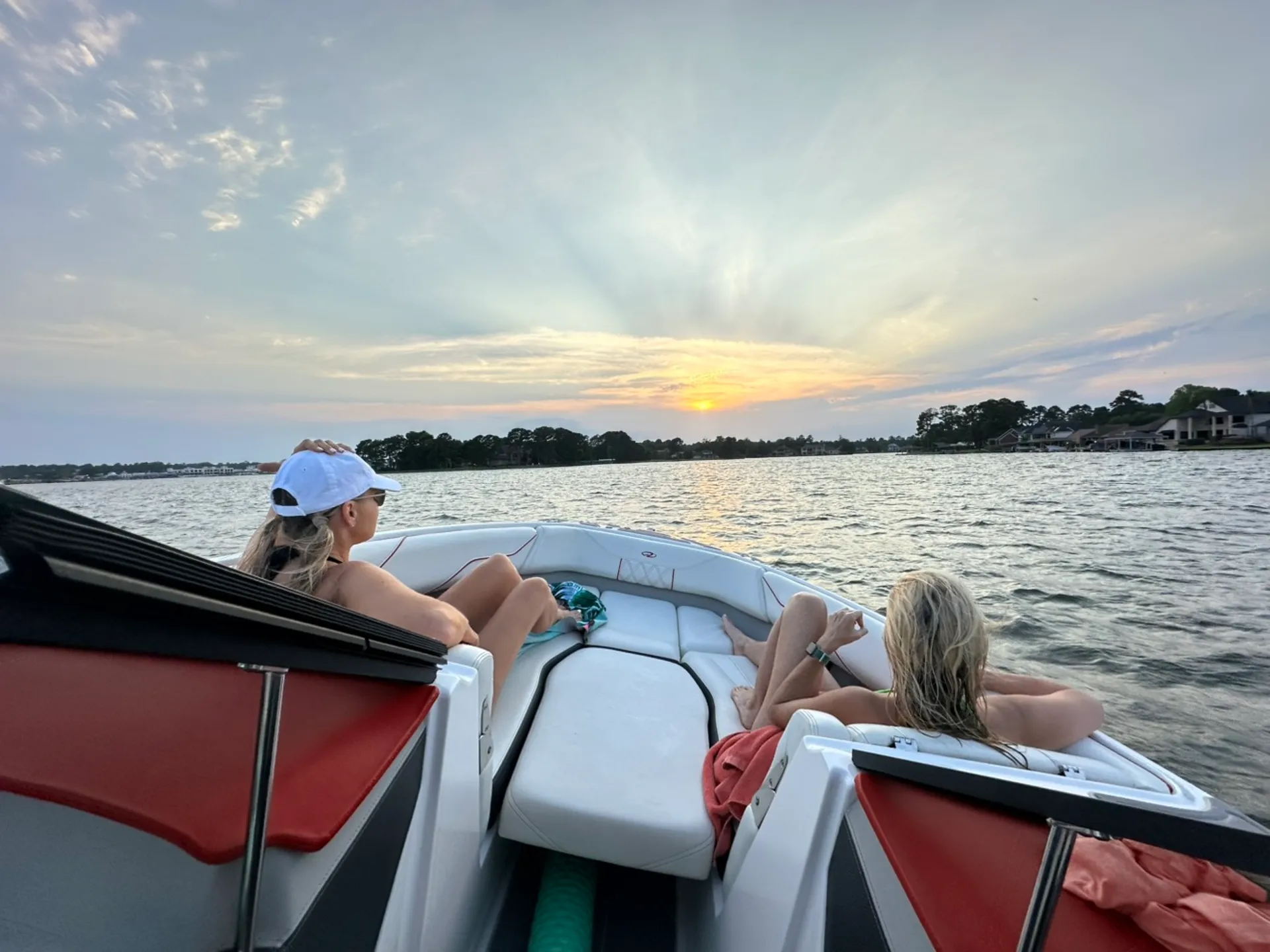 24' Surf - Luxury Regal LS4 - your perfect day on Lake Conroe, Texas