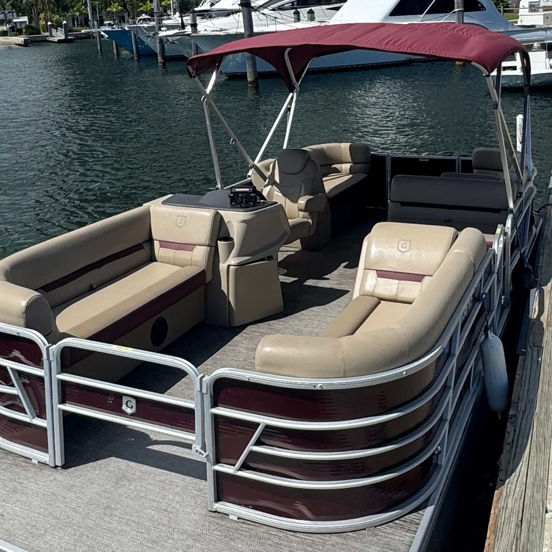 Godfrey 23 ft pontoon.  Free gas! Cruise, Lounge, Sandbar,and Swim. 