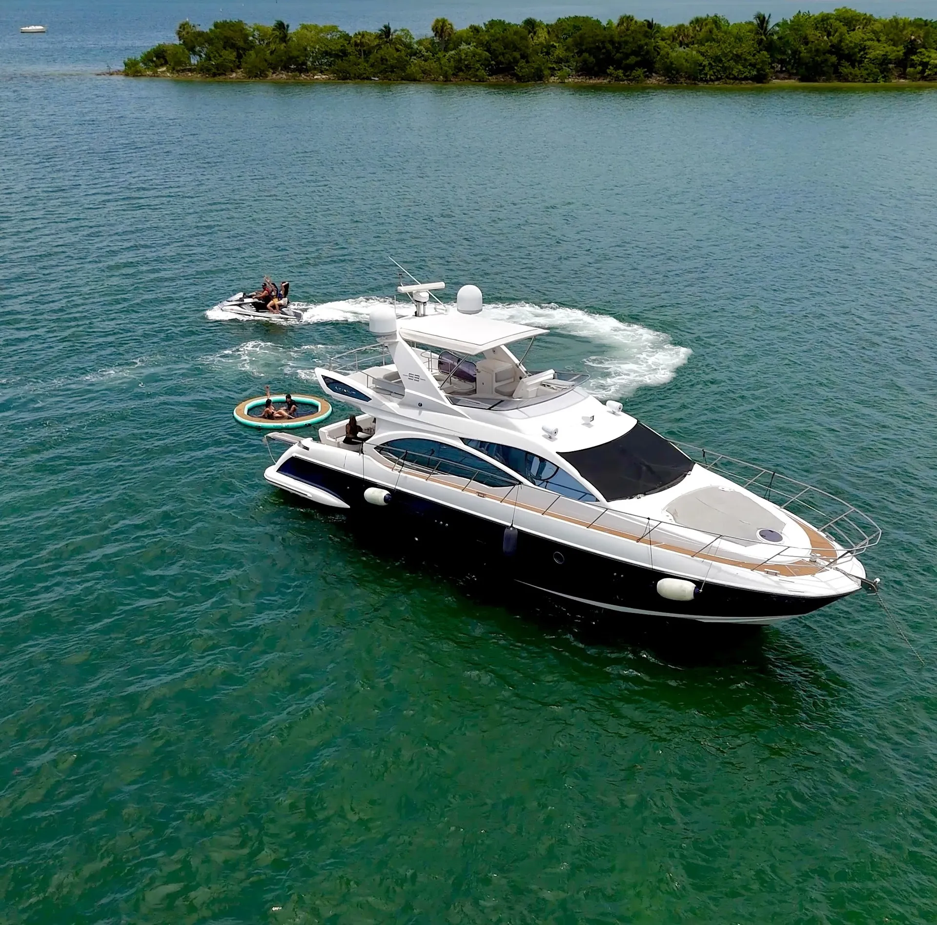 Azimut 60 Flybridge in Miami, FL — photo 6