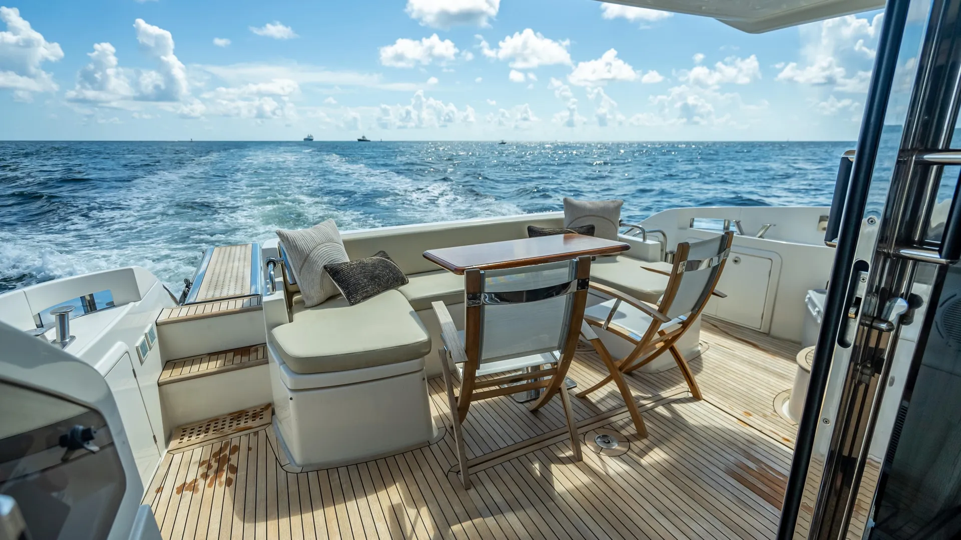 Azimut 60 Flybridge in Miami, FL — photo 9