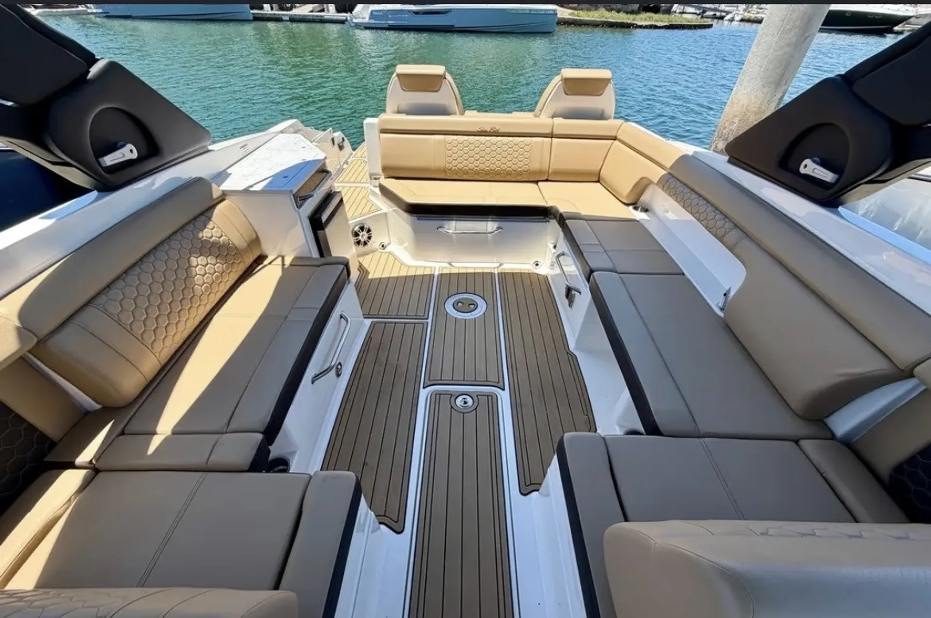 CHAPARRAL BOATS 30 SURF in Wayzata, MN — photo 5