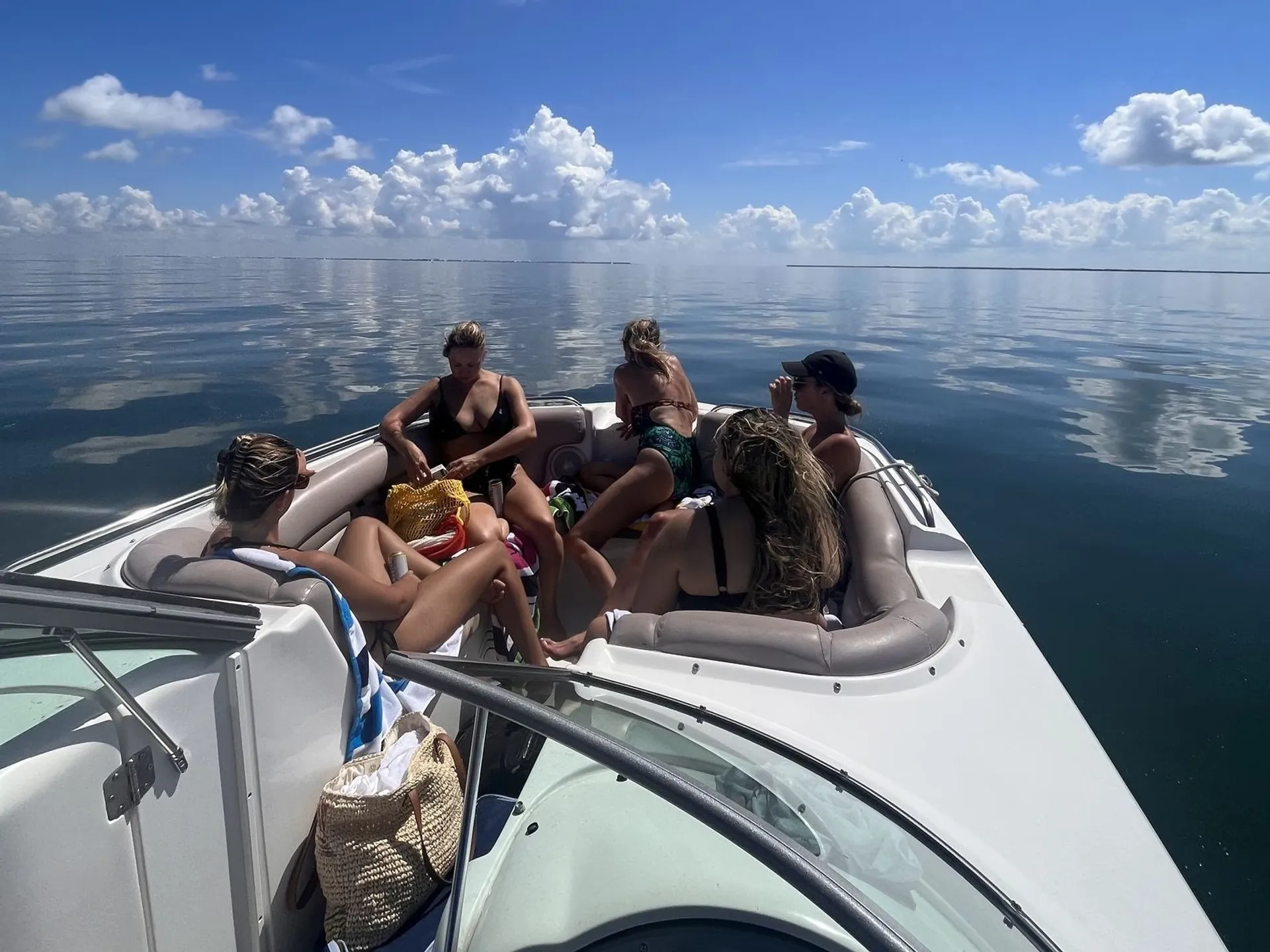 Hurricane  SunDeck 2400 OB in Marco Island, FL — photo 3