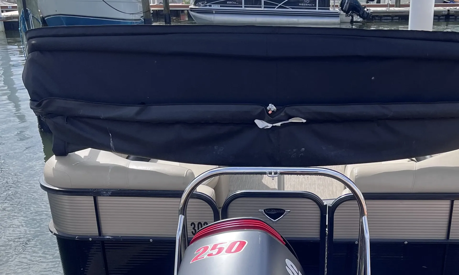 MANITOU PONTOON 24 AURORA LE STANDARD TWIN TUBE in Cape Coral, FL — photo 10