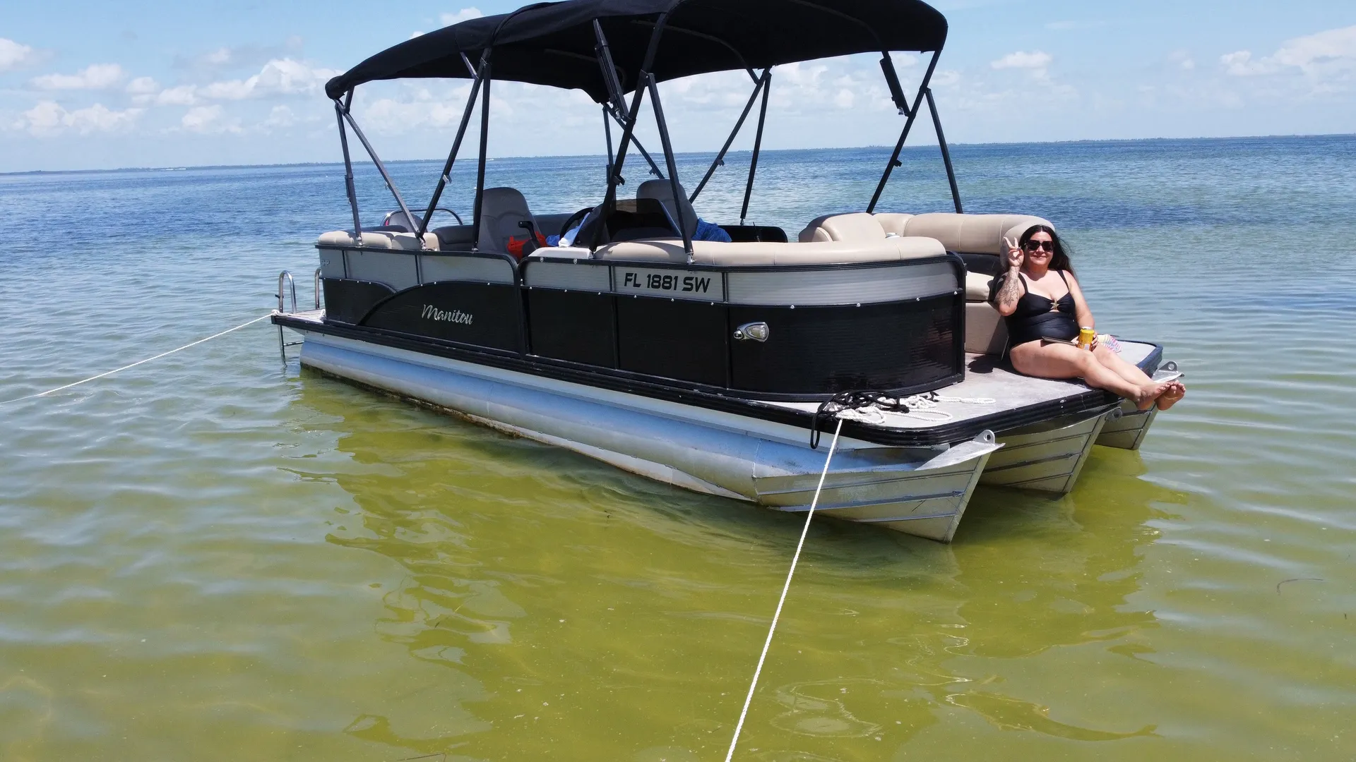 MANITOU PONTOON 24 AURORA LE STANDARD TWIN TUBE in Cape Coral, FL — photo 2