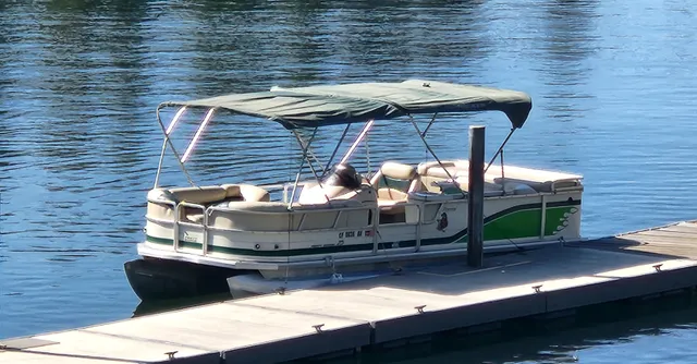 Rent a SUN TRACKER BY TRACKER MARINE pontoon in Fresno, CA near me