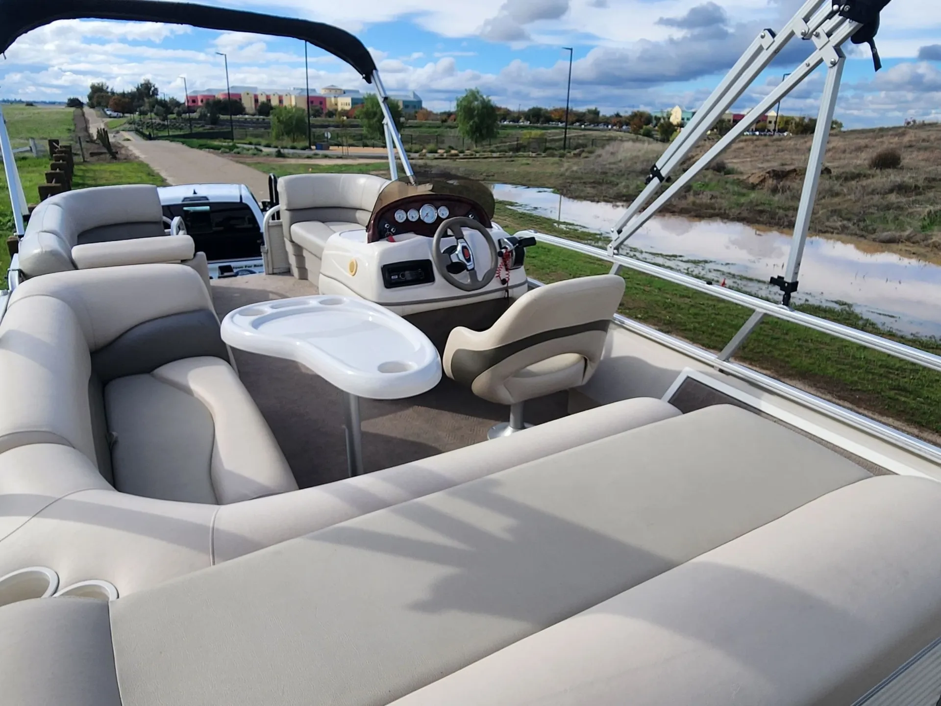 Sun Tracker By Tracker Marine PARTY BARGE 21 Signature Series in Fresno, CA — photo 5