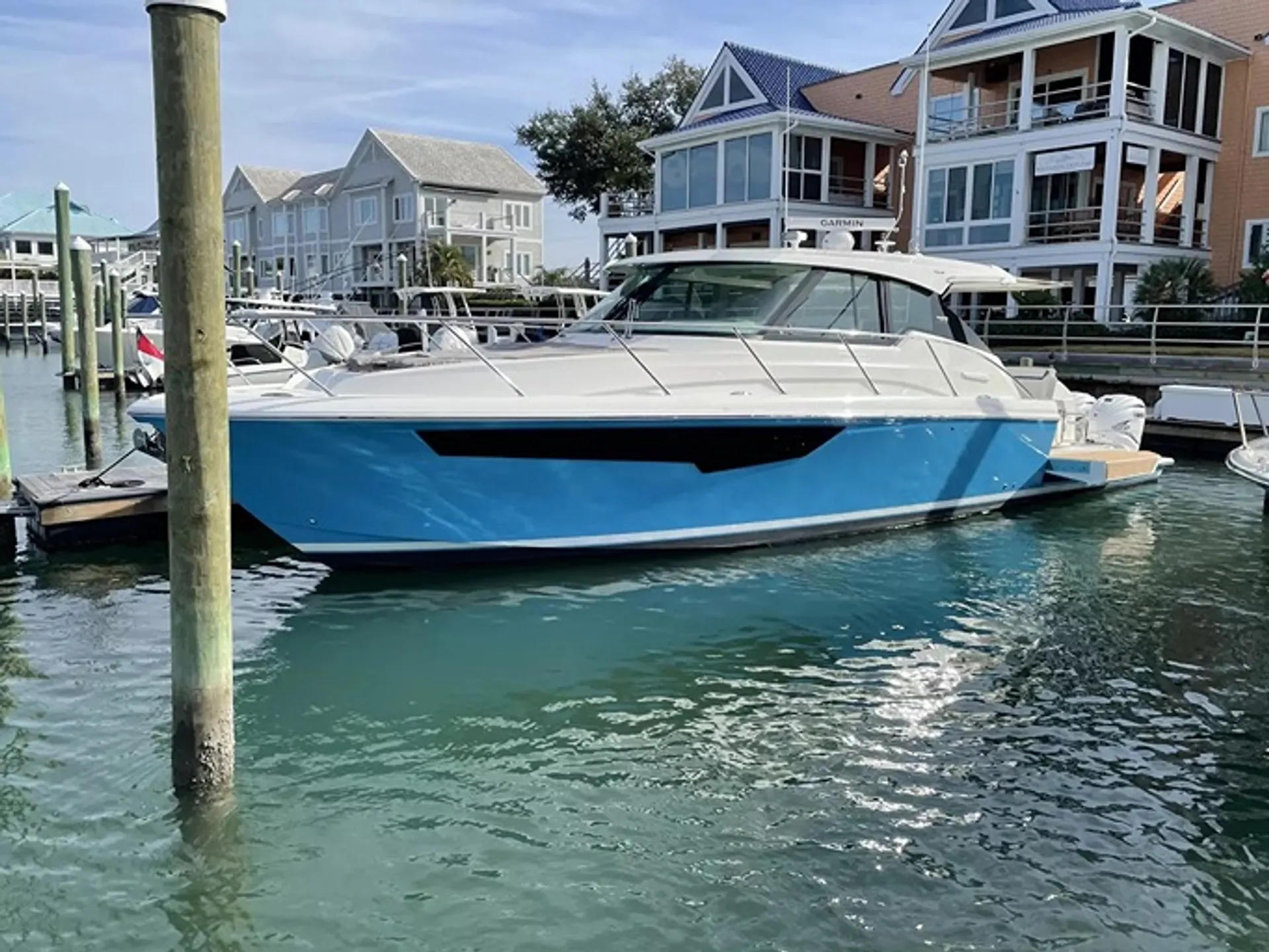 TIARA YACHTS 43 OPEN in Miami Beach, FL
