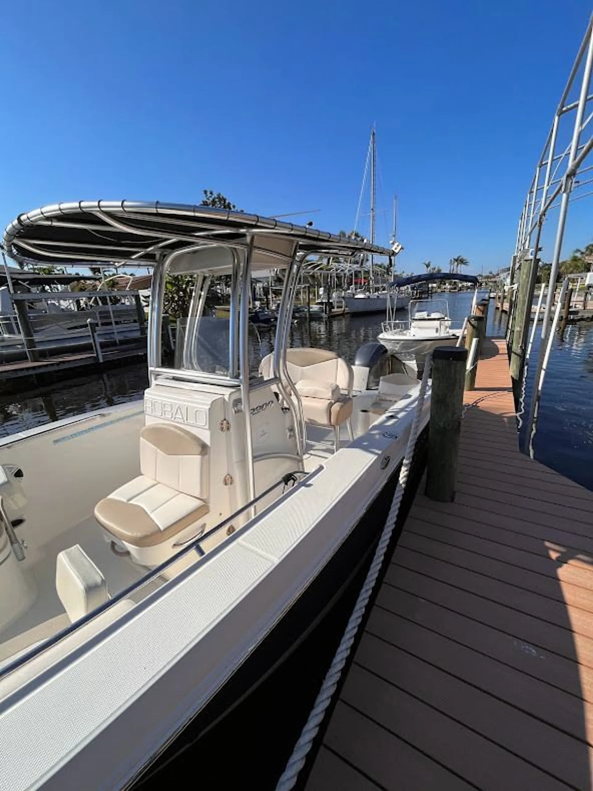 ROBALO R200 in Marco Island, FL — photo 5