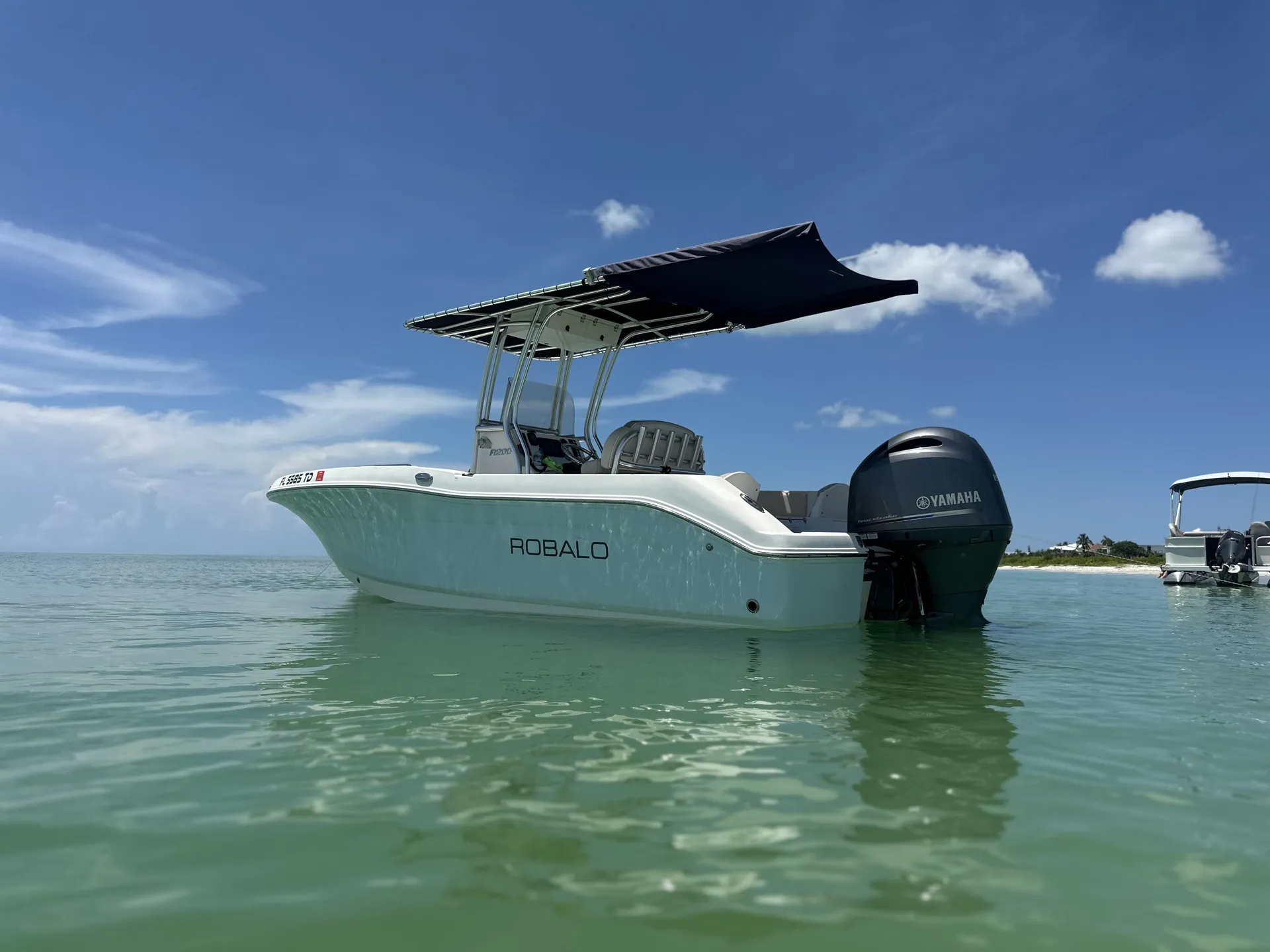 ROBALO R200 in Marco Island, FL