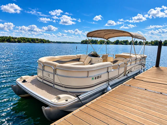 Rent a BENNINGTON MARINE pontoon in Mooresville, NC near me