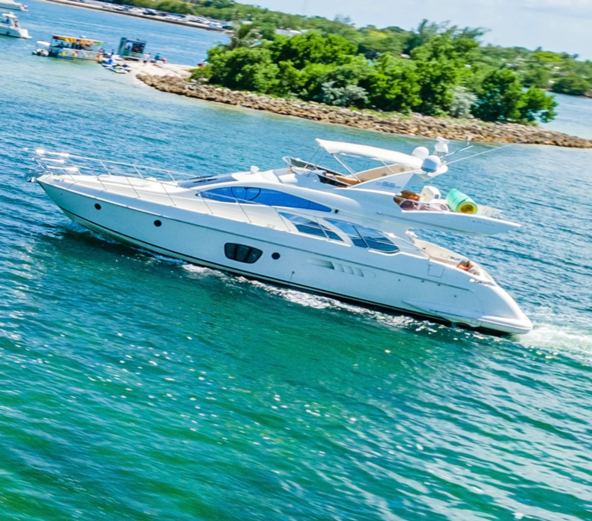 Azimut 64 Flybridge in Miami, FL
