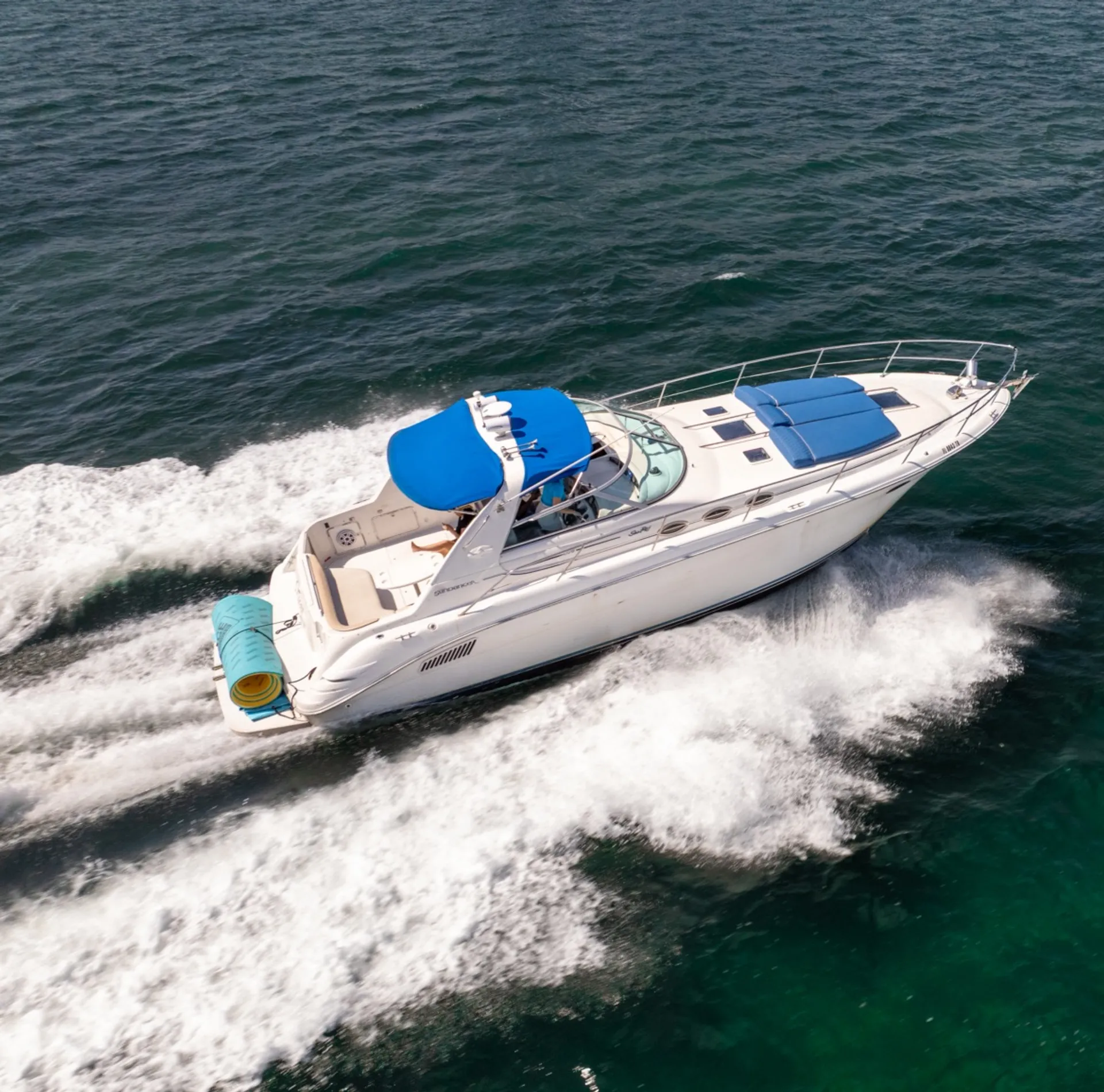 FREE DECOR| SEA RAY 37 YACHT! GET 1HR FREE Monday-Thursday!