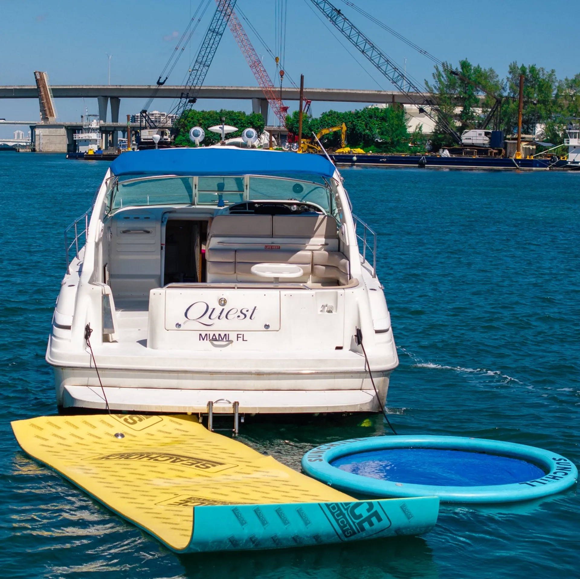 FREE DECOR| SEA RAY 37 YACHT! GET 1HR FREE Monday-Thursday!