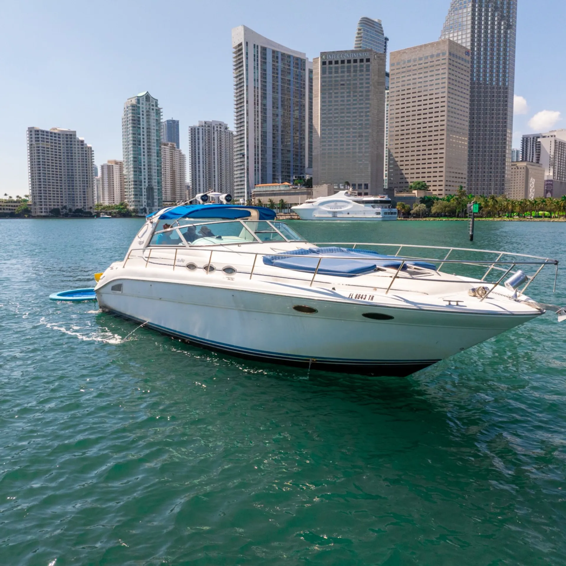 FREE DECOR| SEA RAY 37 YACHT! GET 1HR FREE Monday-Thursday!