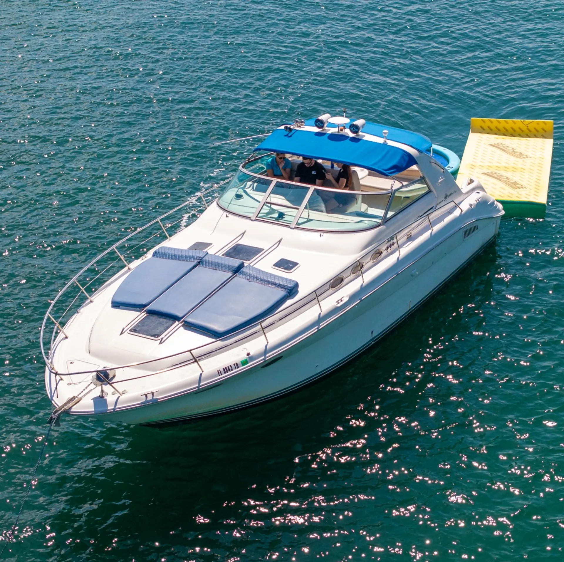 FREE DECOR| SEA RAY 37 YACHT! GET 1HR FREE Monday-Thursday!
