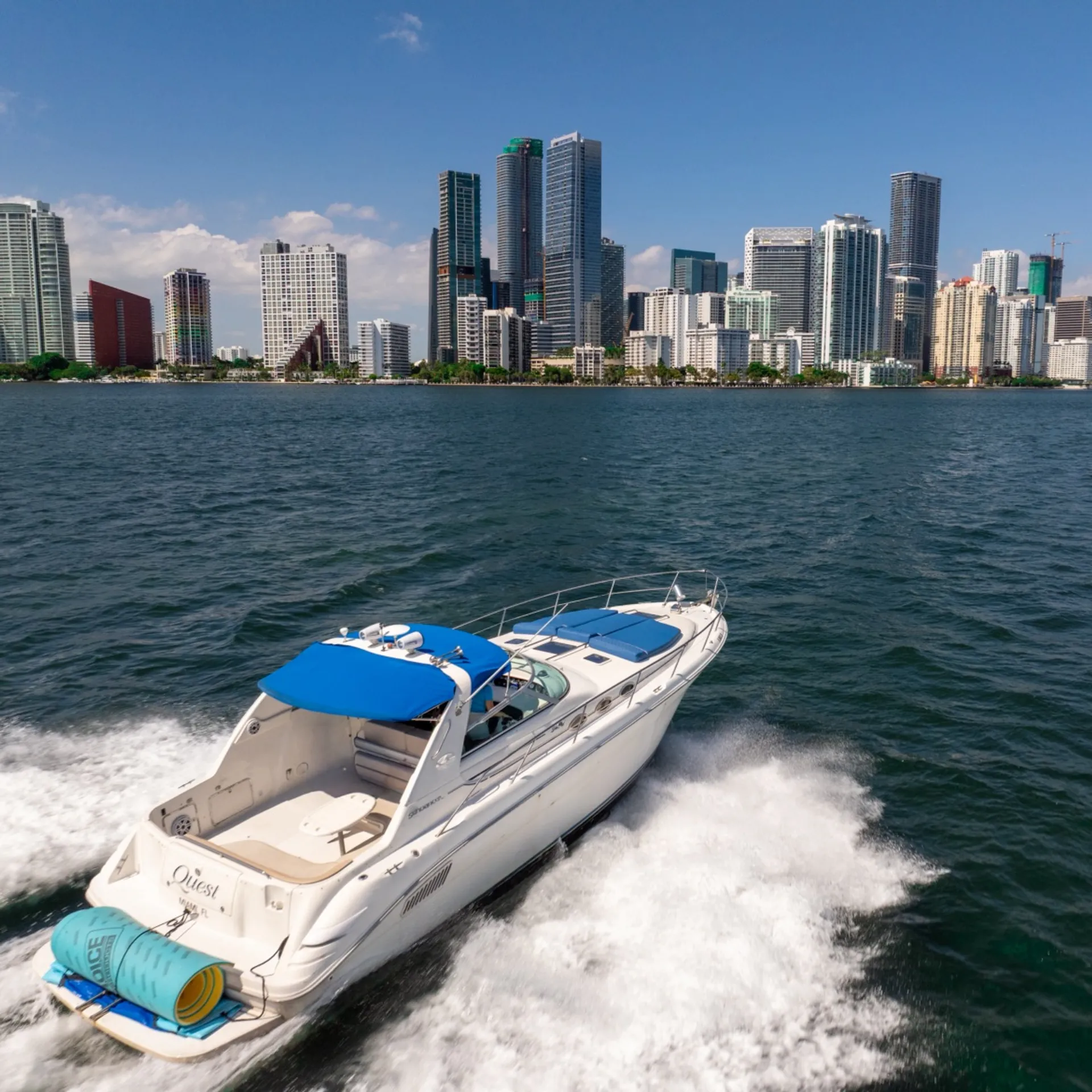 FREE DECOR| SEA RAY 37 YACHT! GET 1HR FREE Monday-Thursday!