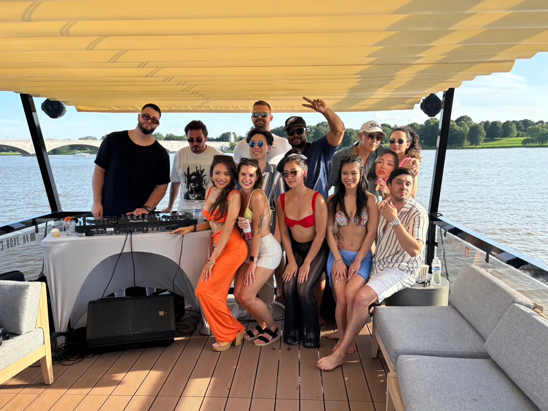 Privé luxury 12Guest Private Party Boat |Downtown Tampa Sunset Cruises