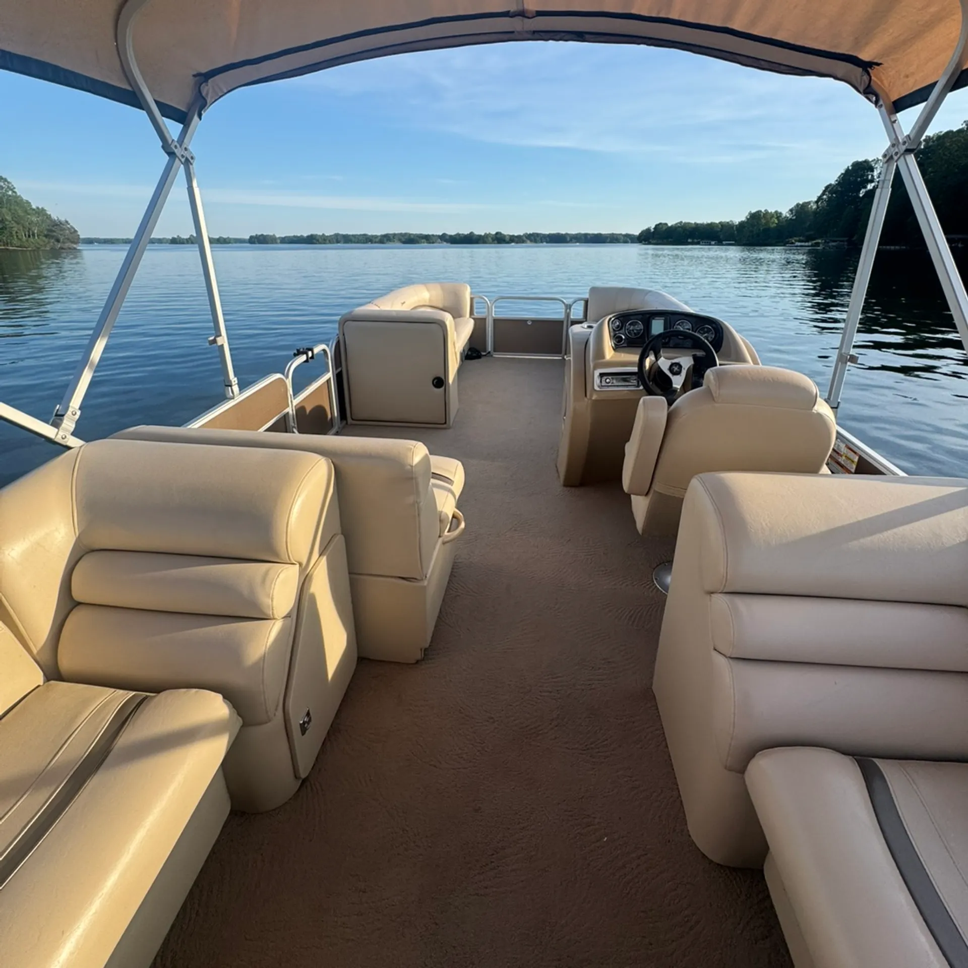 Godfrey Marine Sweetwater 220 SL in Bumpass, VA — photo 2