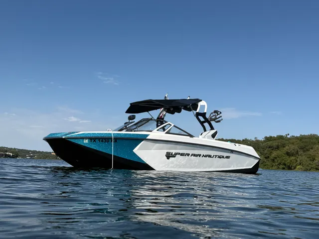 Rent a CORRECT CRAFT NAUTIQUE ski and wakeboard in Austin, TX near me