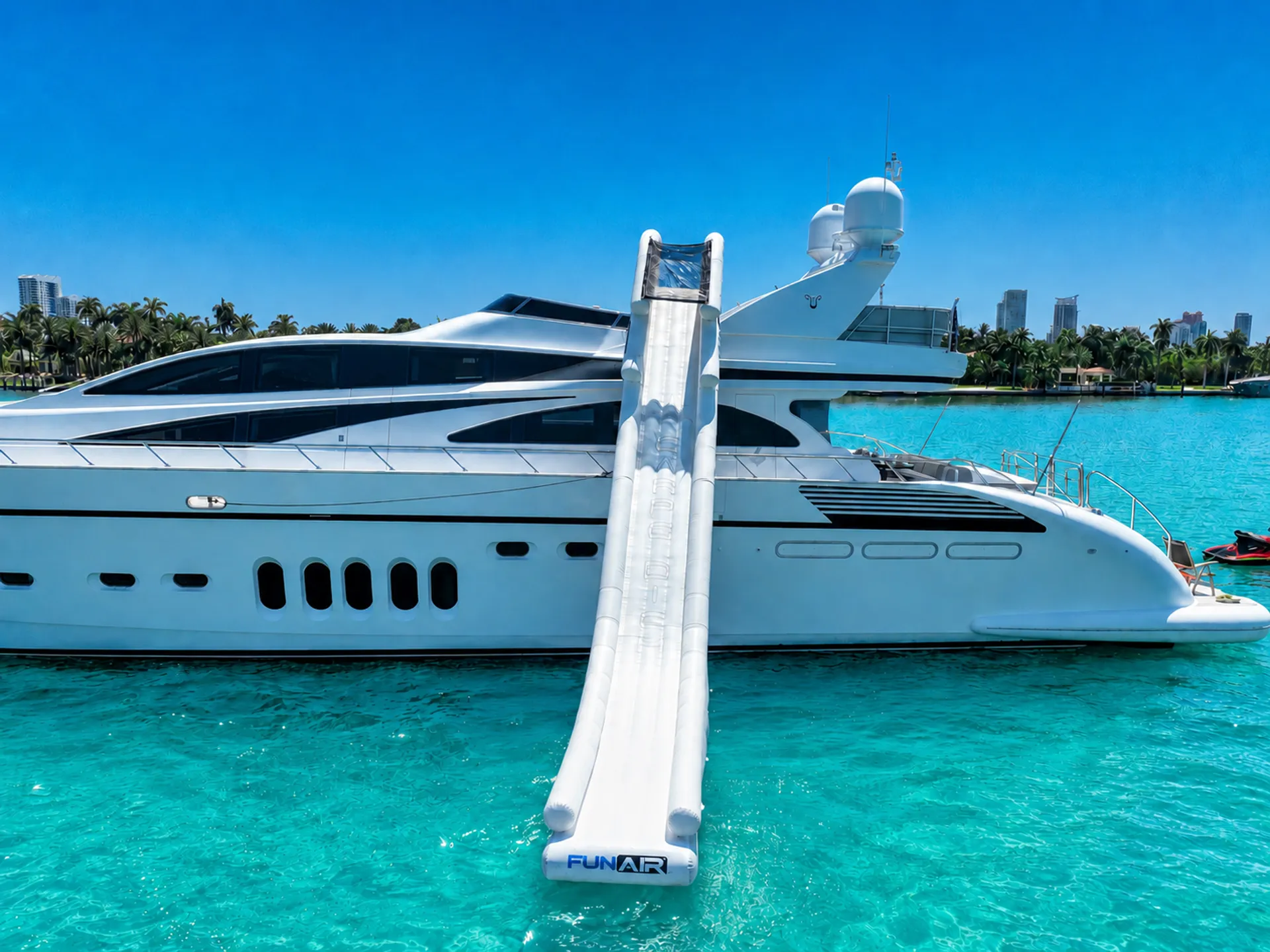 Leopard 105’ Leopard in Miami Beach, FL — photo 2