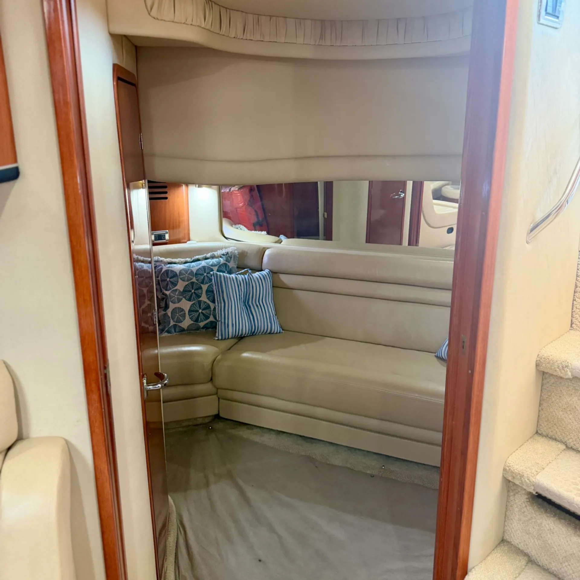 Luxury 54ft Sea Ray Sundancer: Free Jetski Promotion & Additional Hour