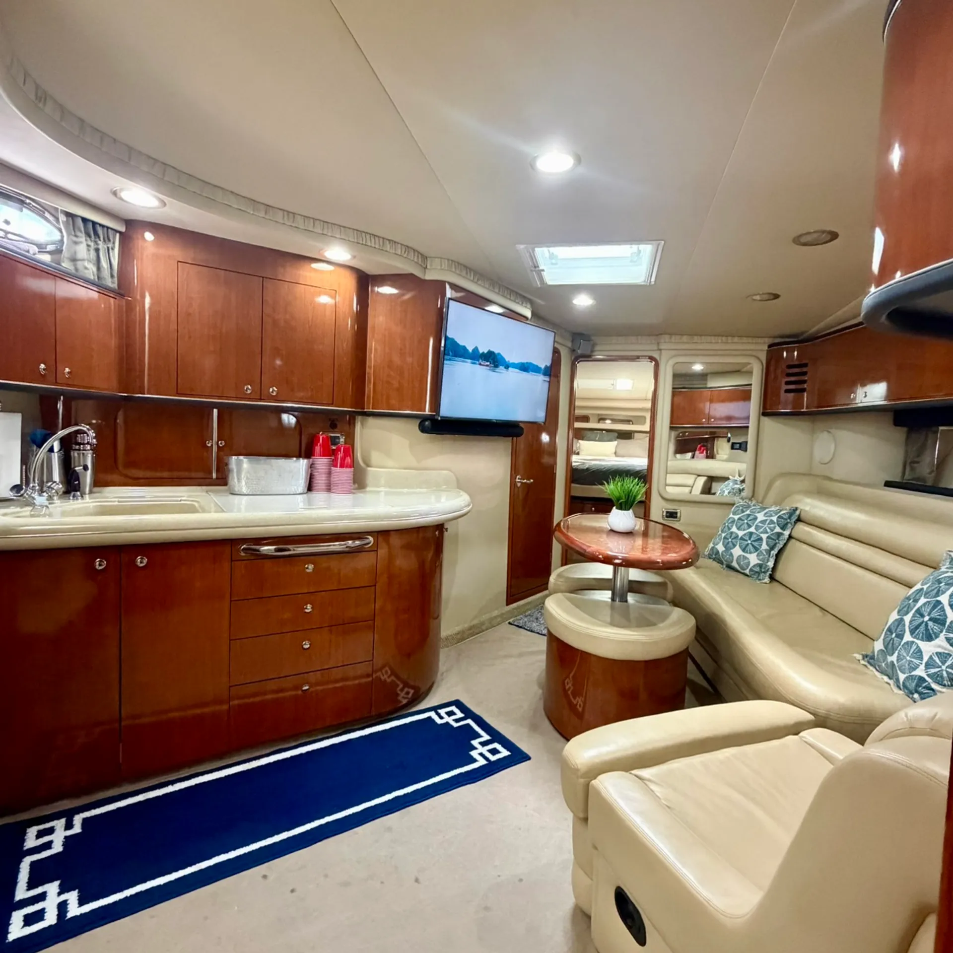 SEA RAY BOATS 540 COCKPIT MOTOR YACHT in North Bay Village, FL — photo 9