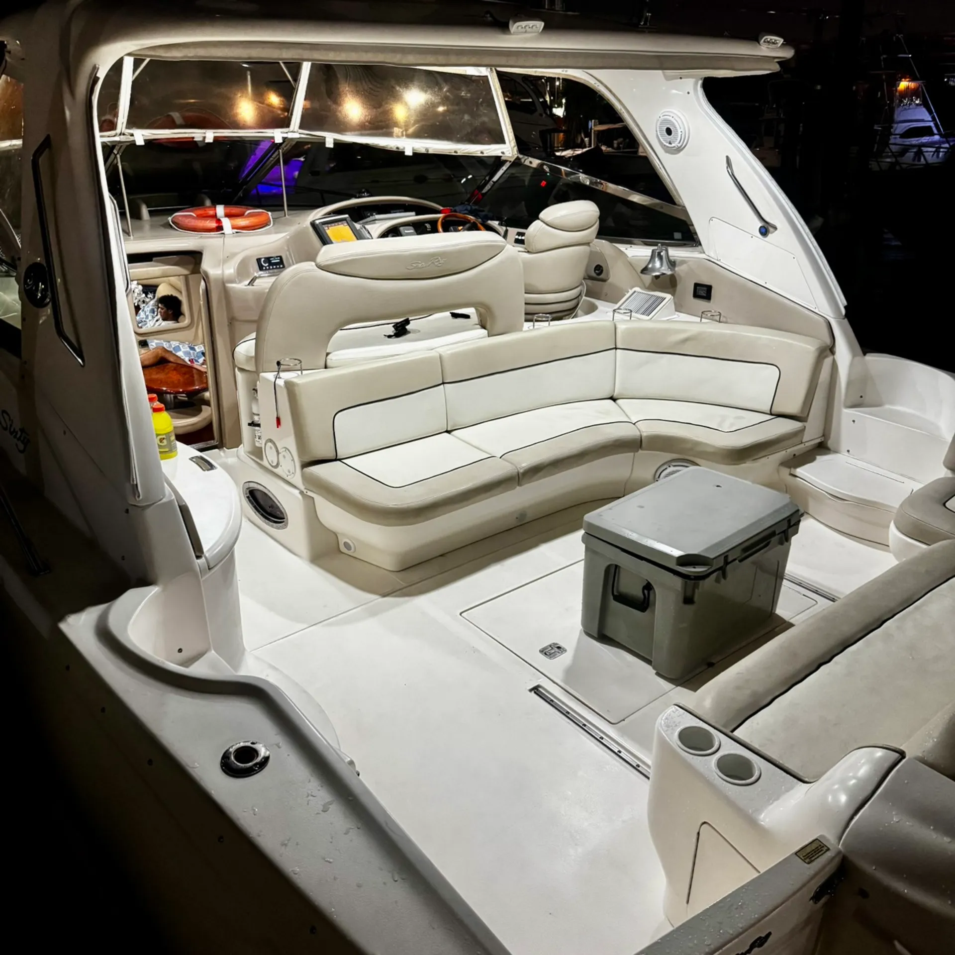 Luxury 54ft Sea Ray Sundancer: Free Jetski Promotion & Additional Hour