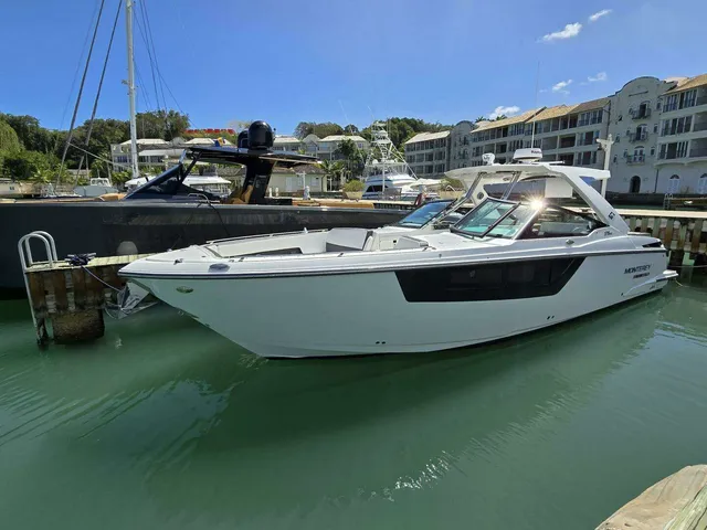Rent a MONTEREY BOATS cruiser in New York, NY near me