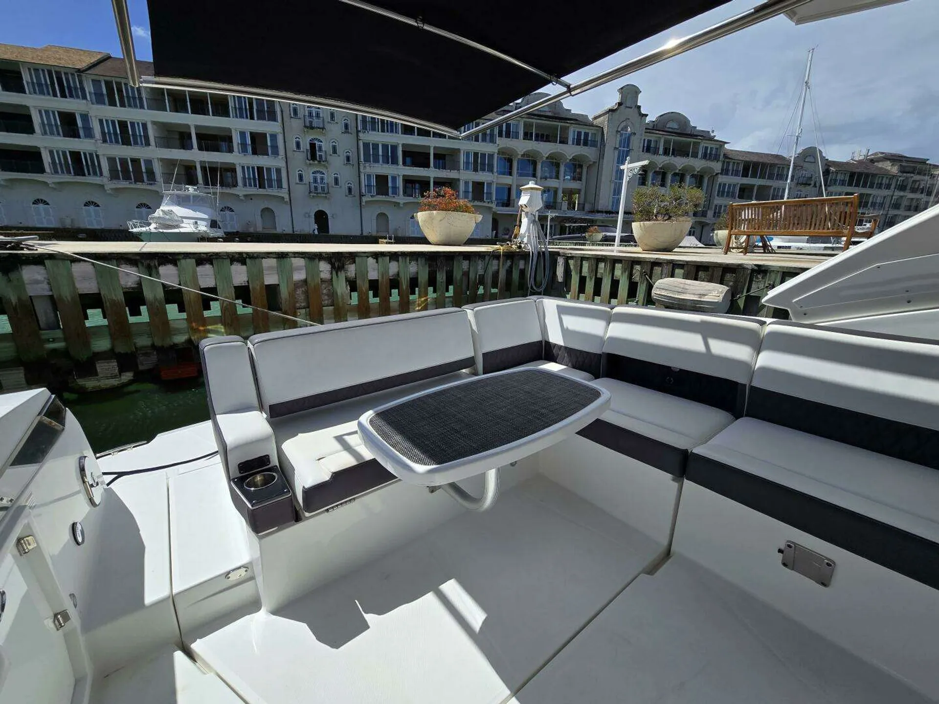 MONTEREY BOATS 378SE in New York, NY — photo 10