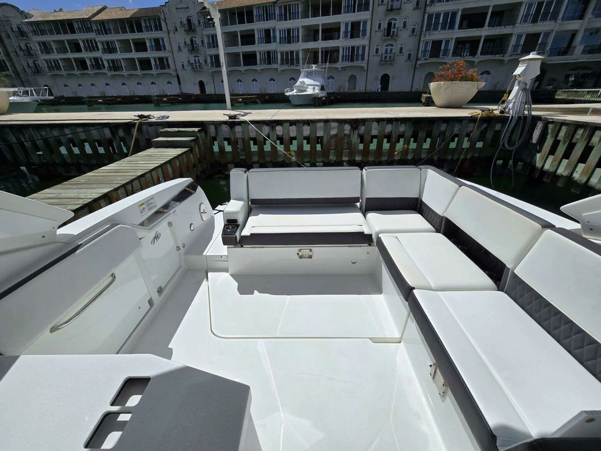 Experience Luxury on the Water – Monterey 378 SE
