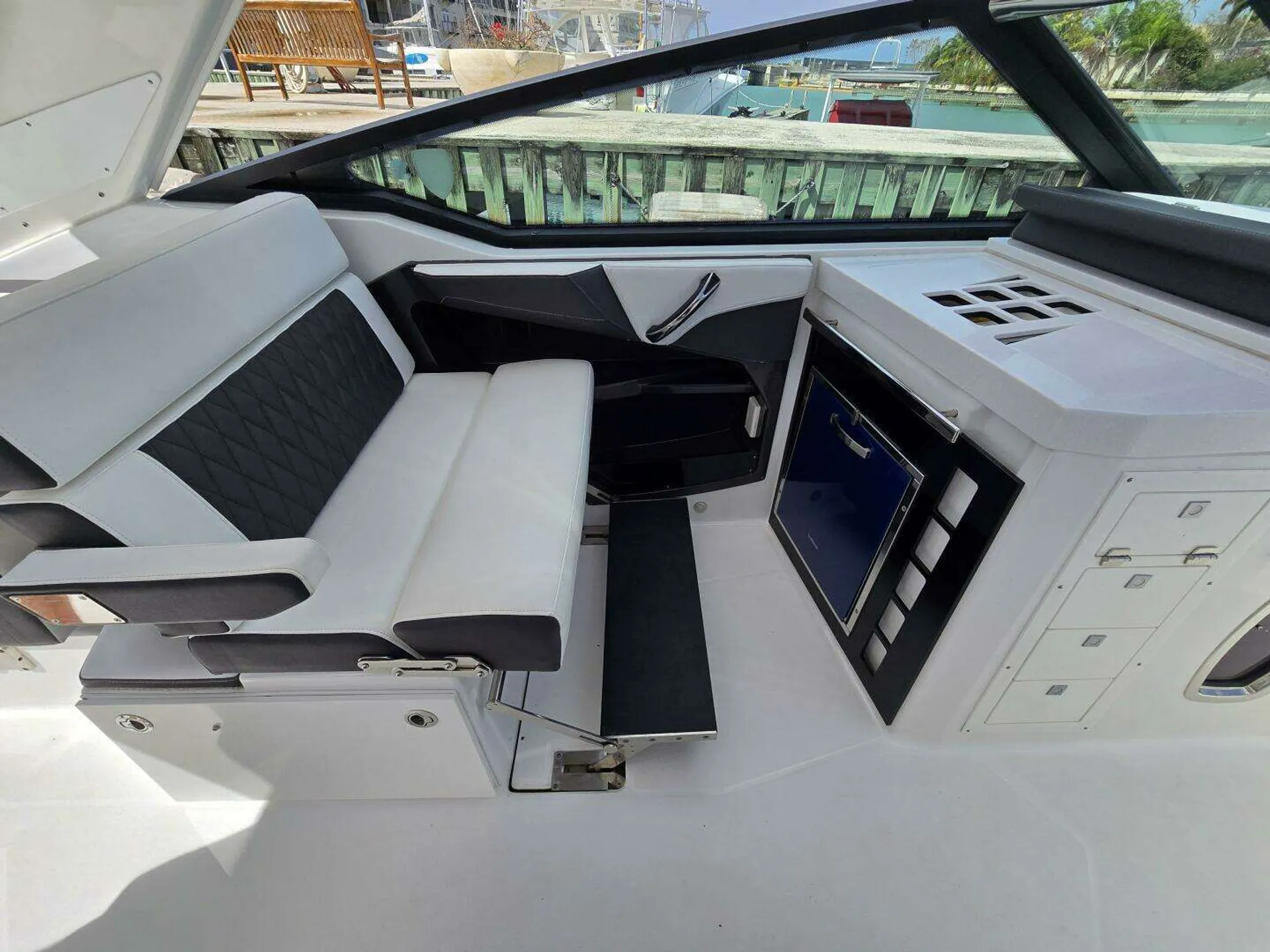 Experience Luxury on the Water – Monterey 378 SE