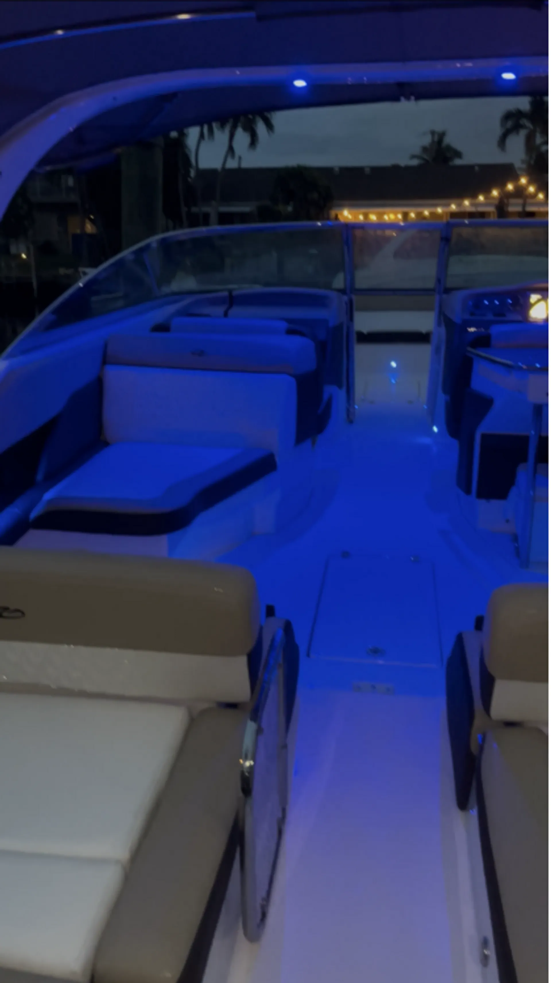 REGAL BOATS 3200 W/JOYSTICK in Pompano Beach, FL — photo 4