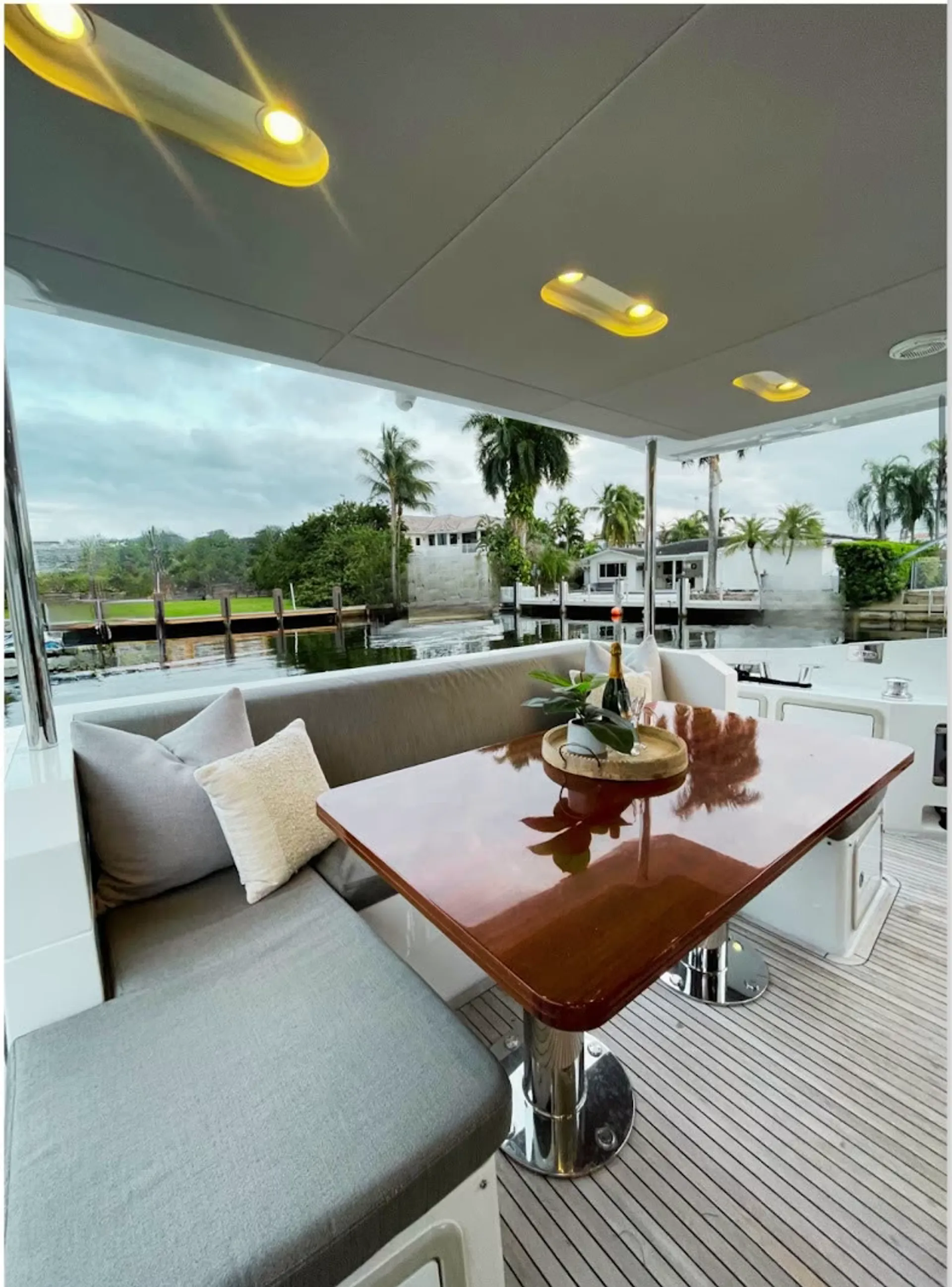 Azimut 68 fly in Miami, FL — photo 10