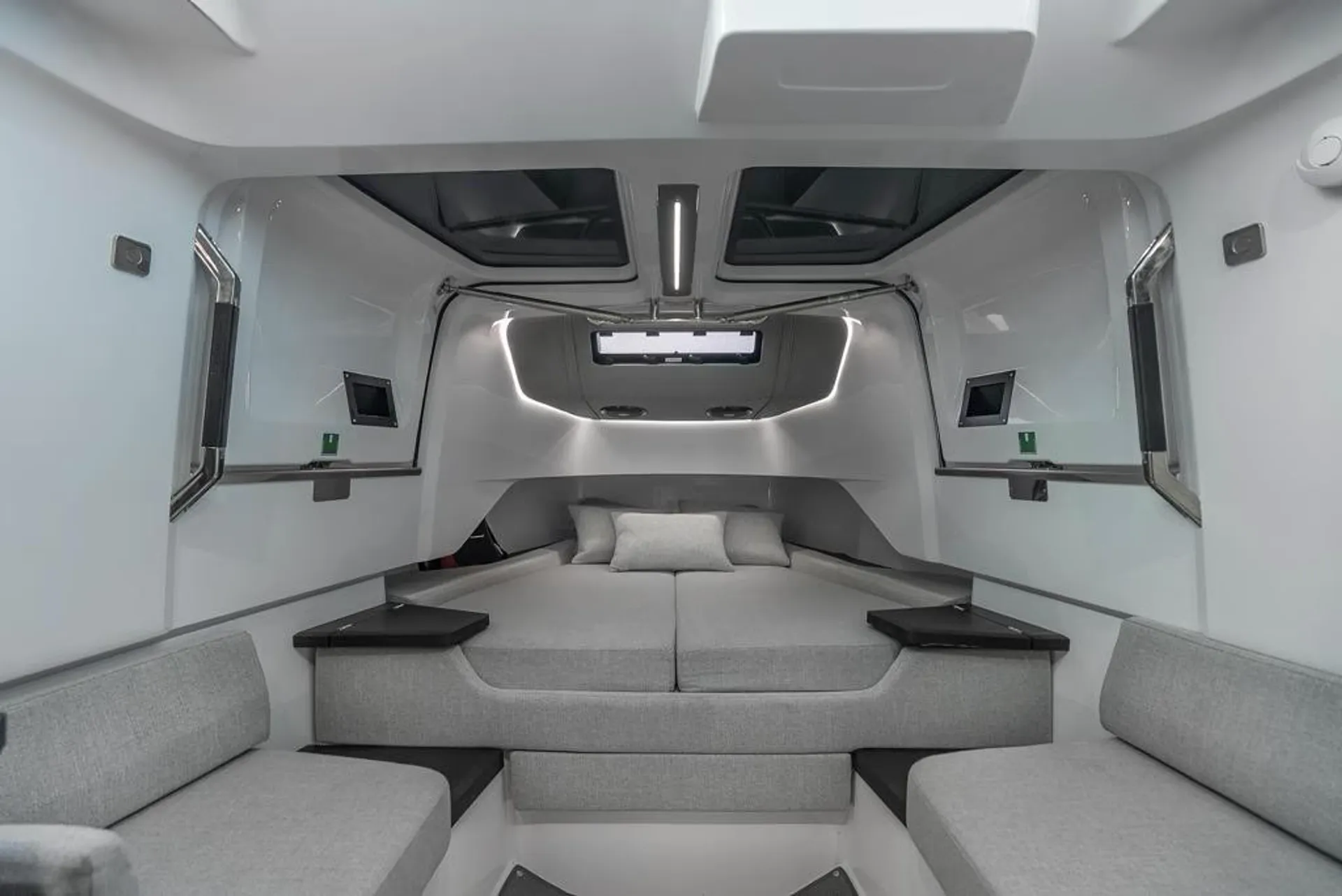 Axopar 37  XC Cross Cabin in Miami Beach, FL — photo 7