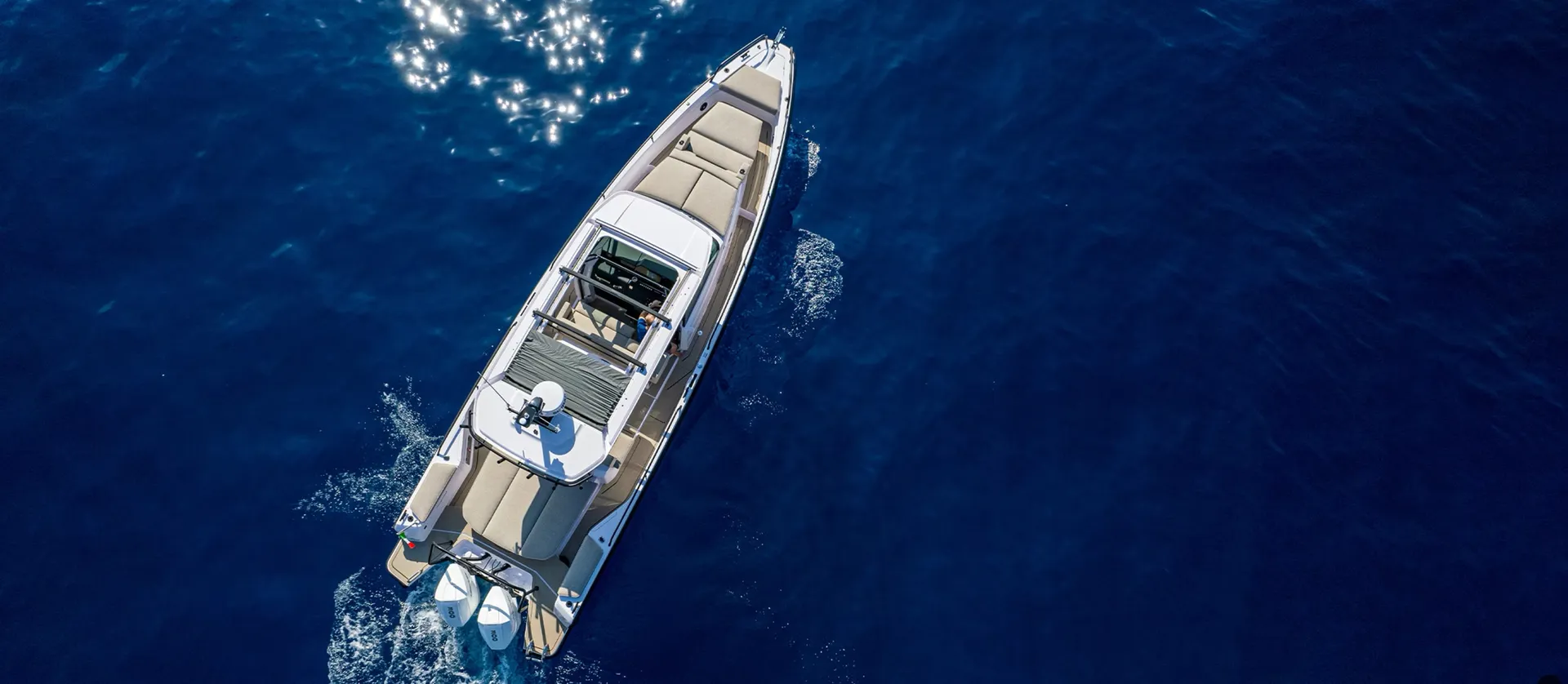 Axopar 37  XC Cross Cabin in Miami Beach, FL — photo 9