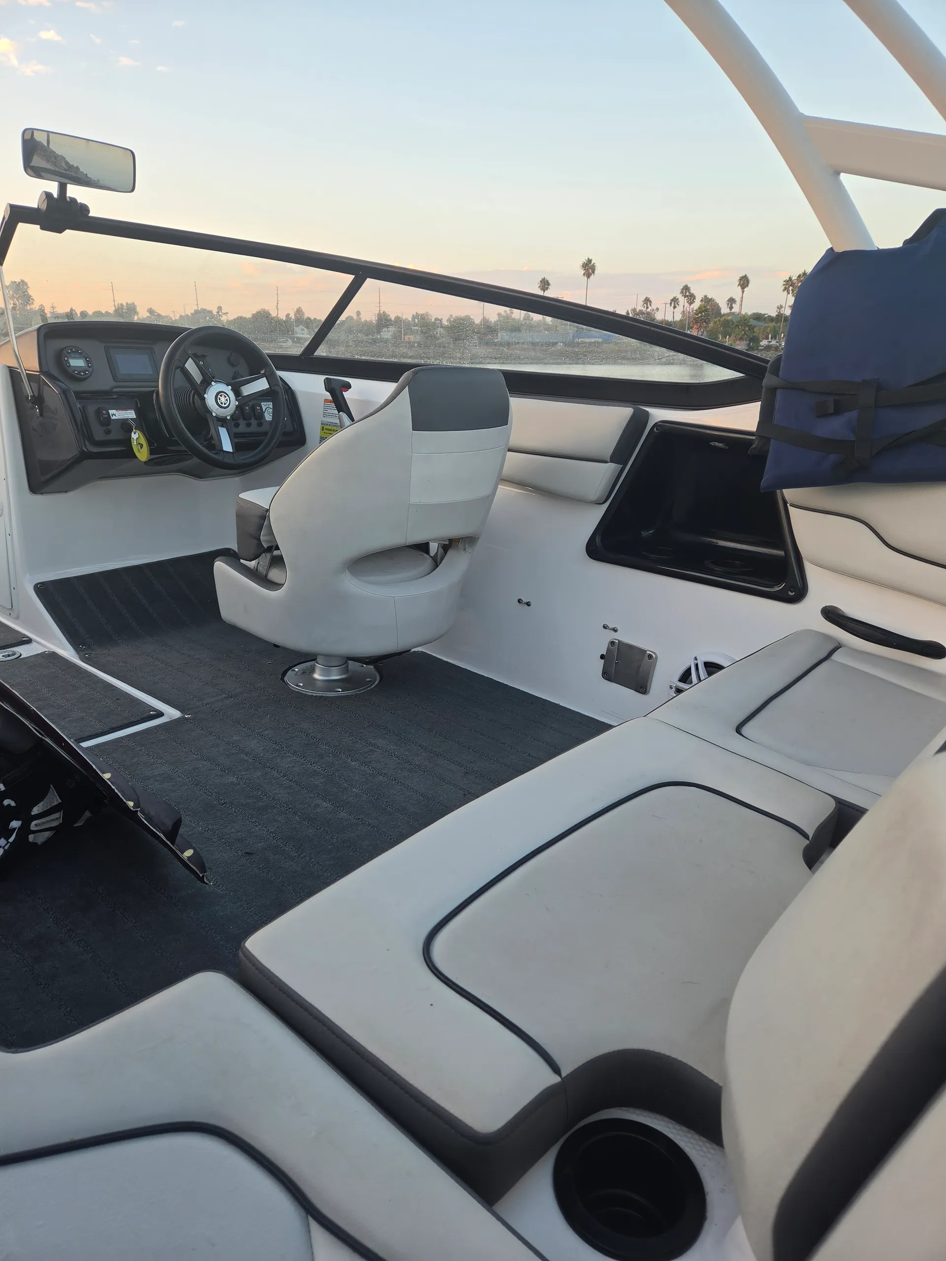 YAMAHA AR190 in Long Beach, CA — photo 4