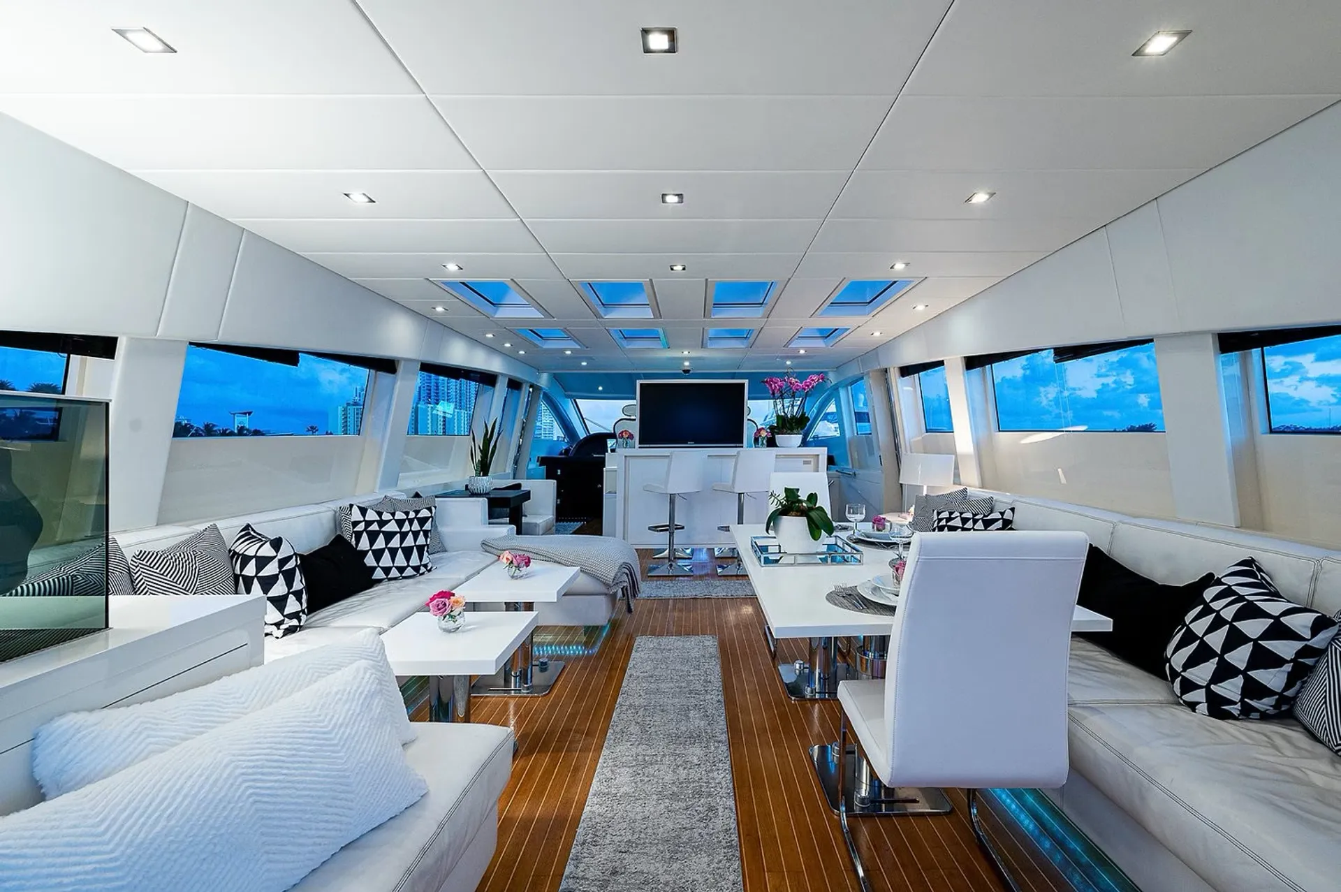 Leopard 31 in Miami, FL — photo 10