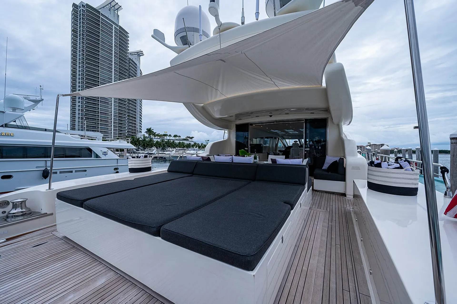 Leopard 31 in Miami, FL — photo 2