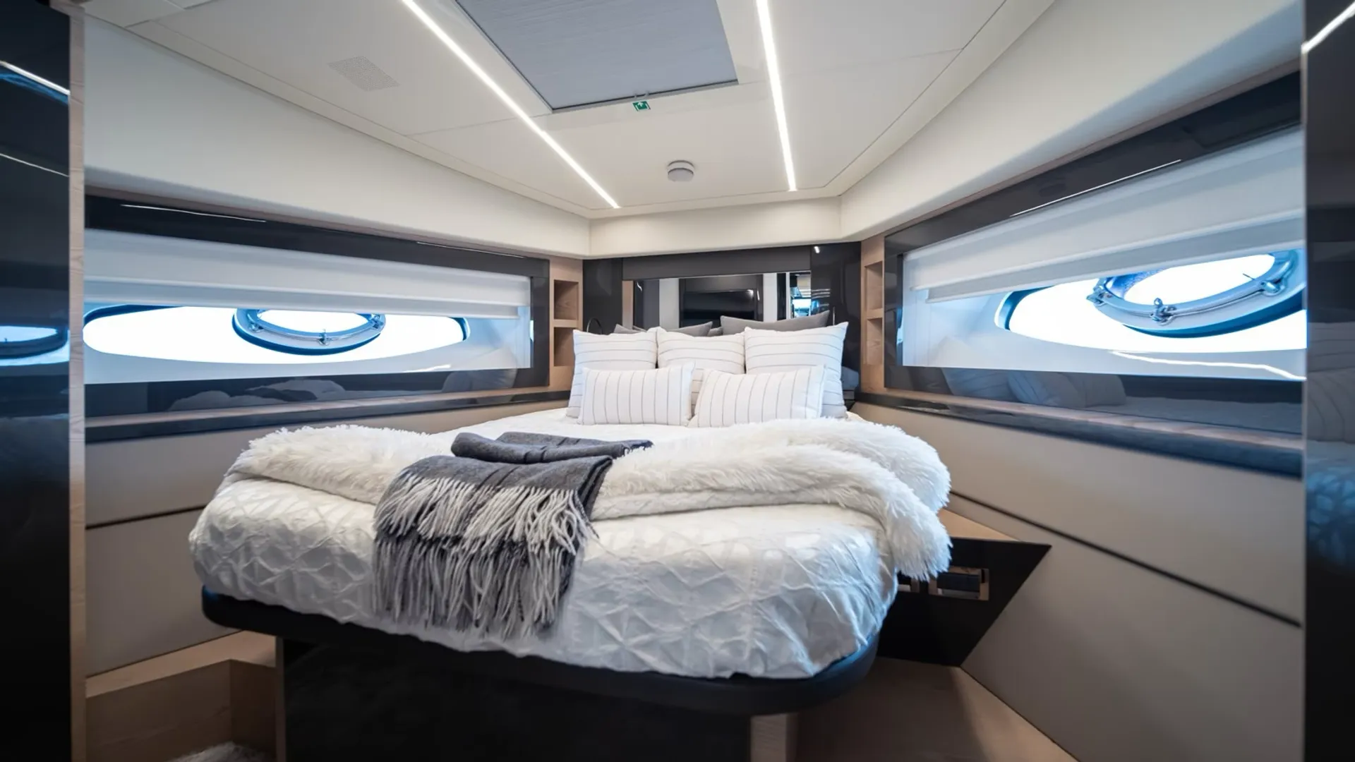 Pershing 7X in Fort Lauderdale, FL — photo 3