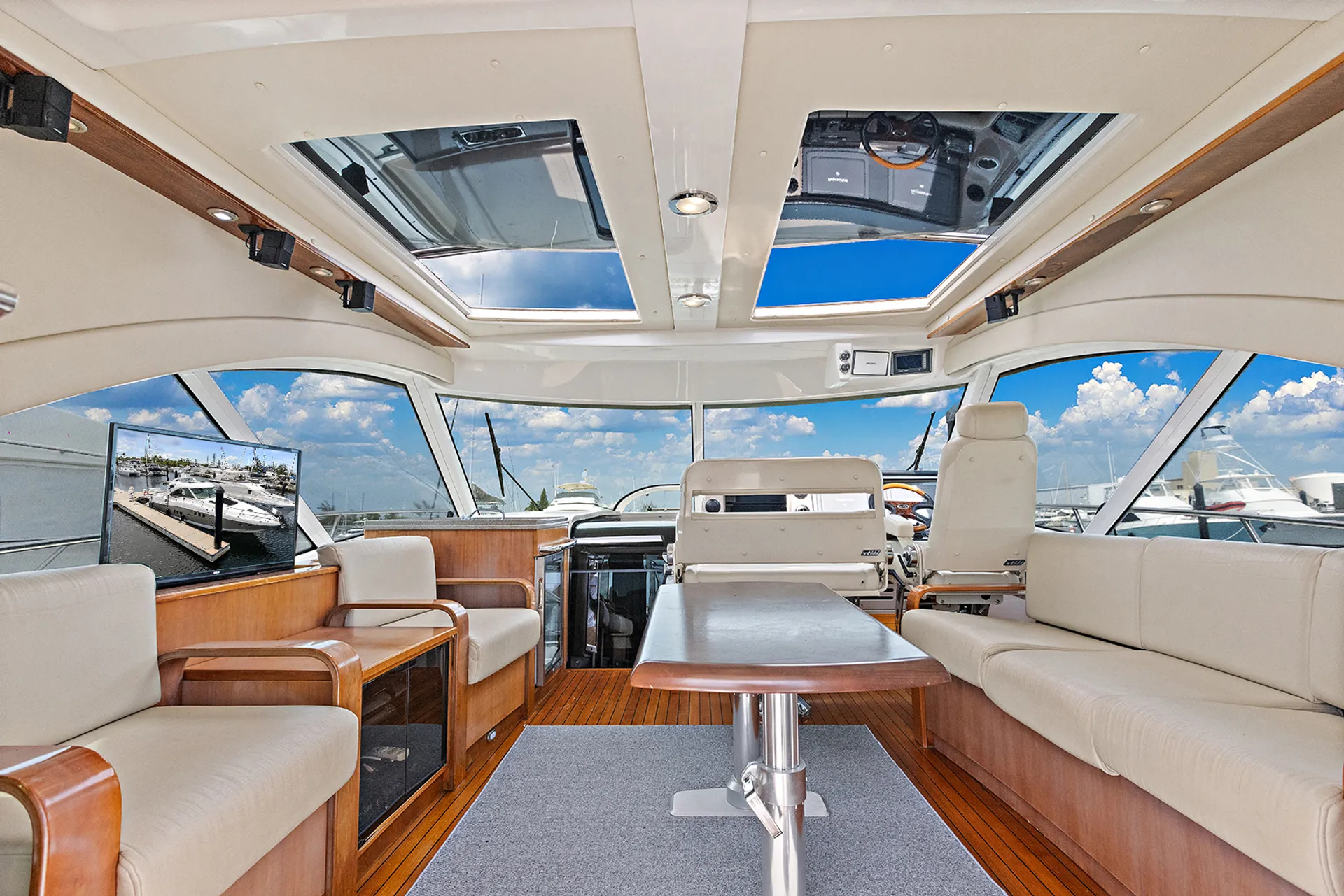 Sea Ray Boats 60 Sundancer in Key West, FL — photo 5