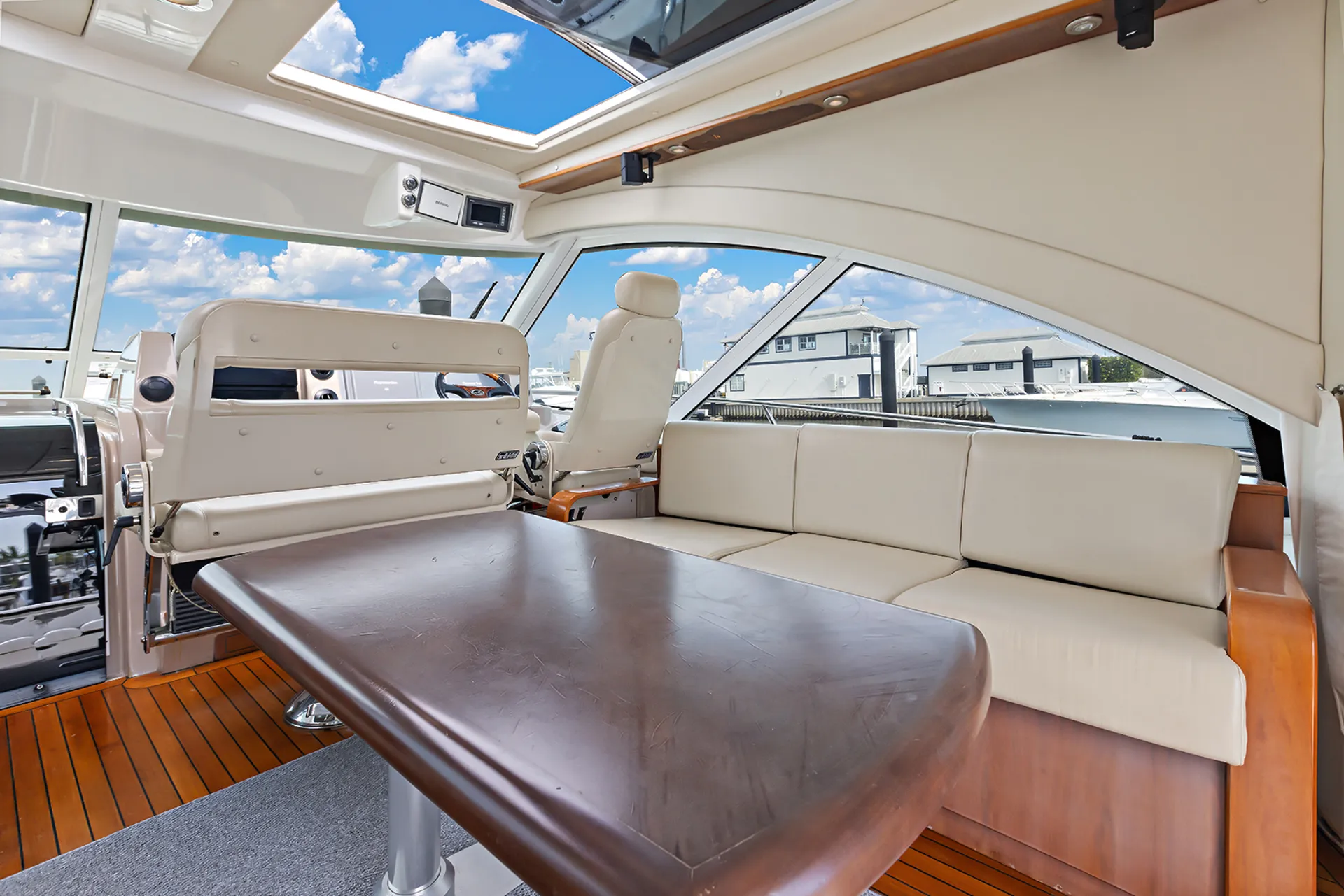 Sea Ray Boats 60 Sundancer in Key West, FL — photo 7
