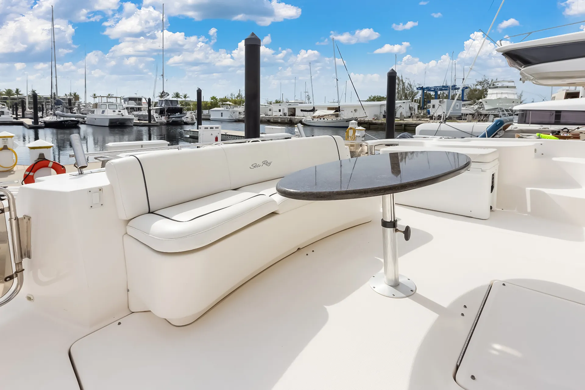 Sea Ray Boats 60 Sundancer in Key West, FL — photo 6