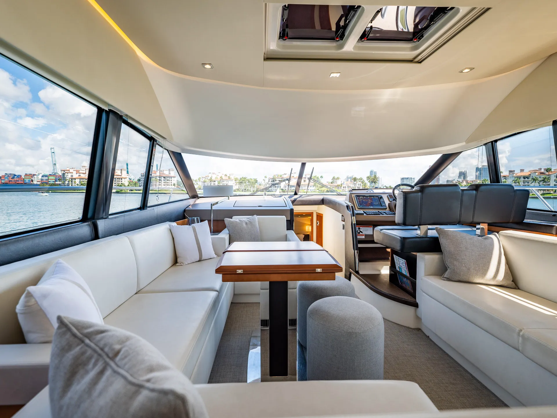 Prestige 52 FLY in North Miami, FL — photo 4