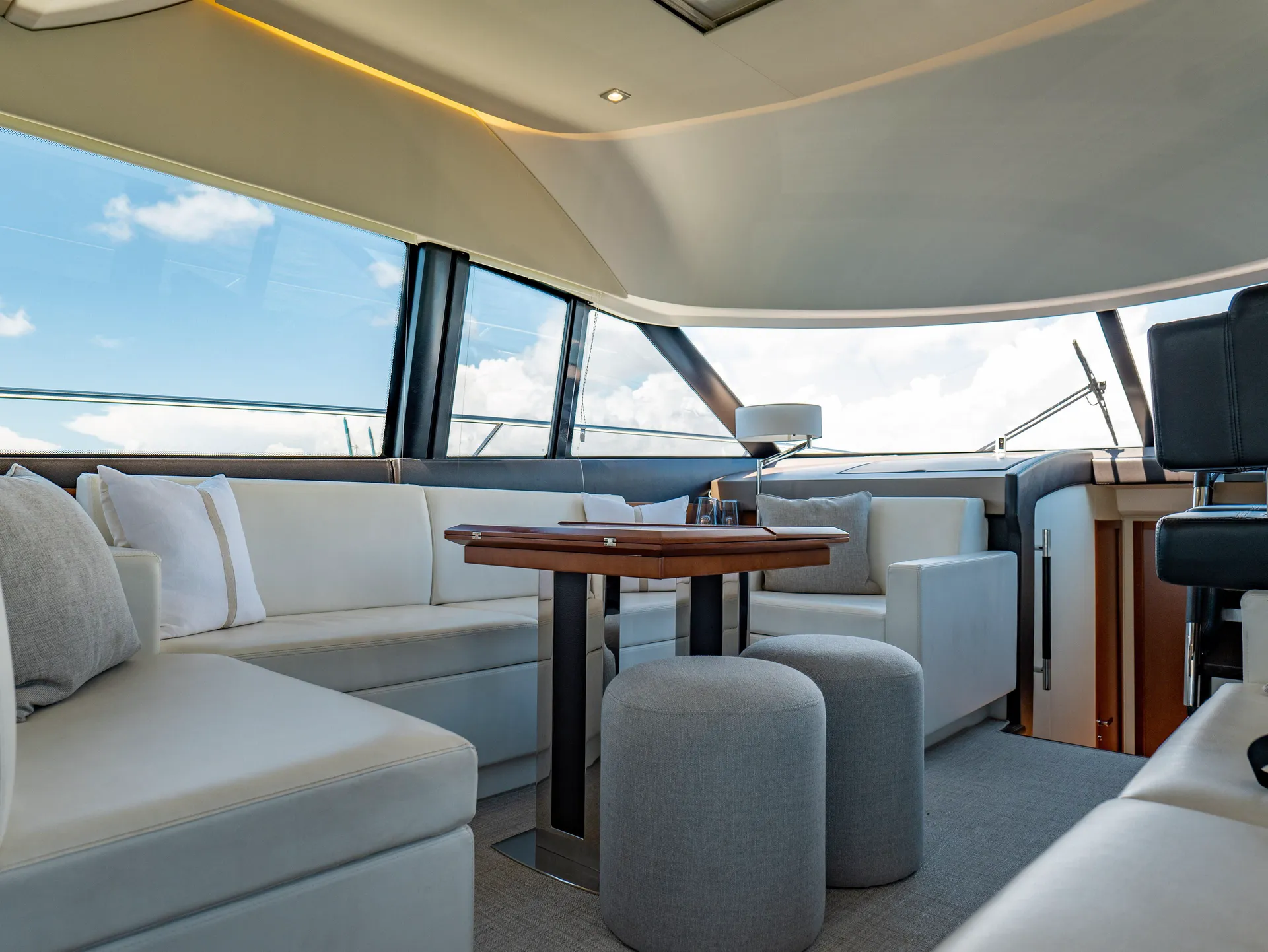 Prestige 52 FLY in North Miami, FL — photo 9