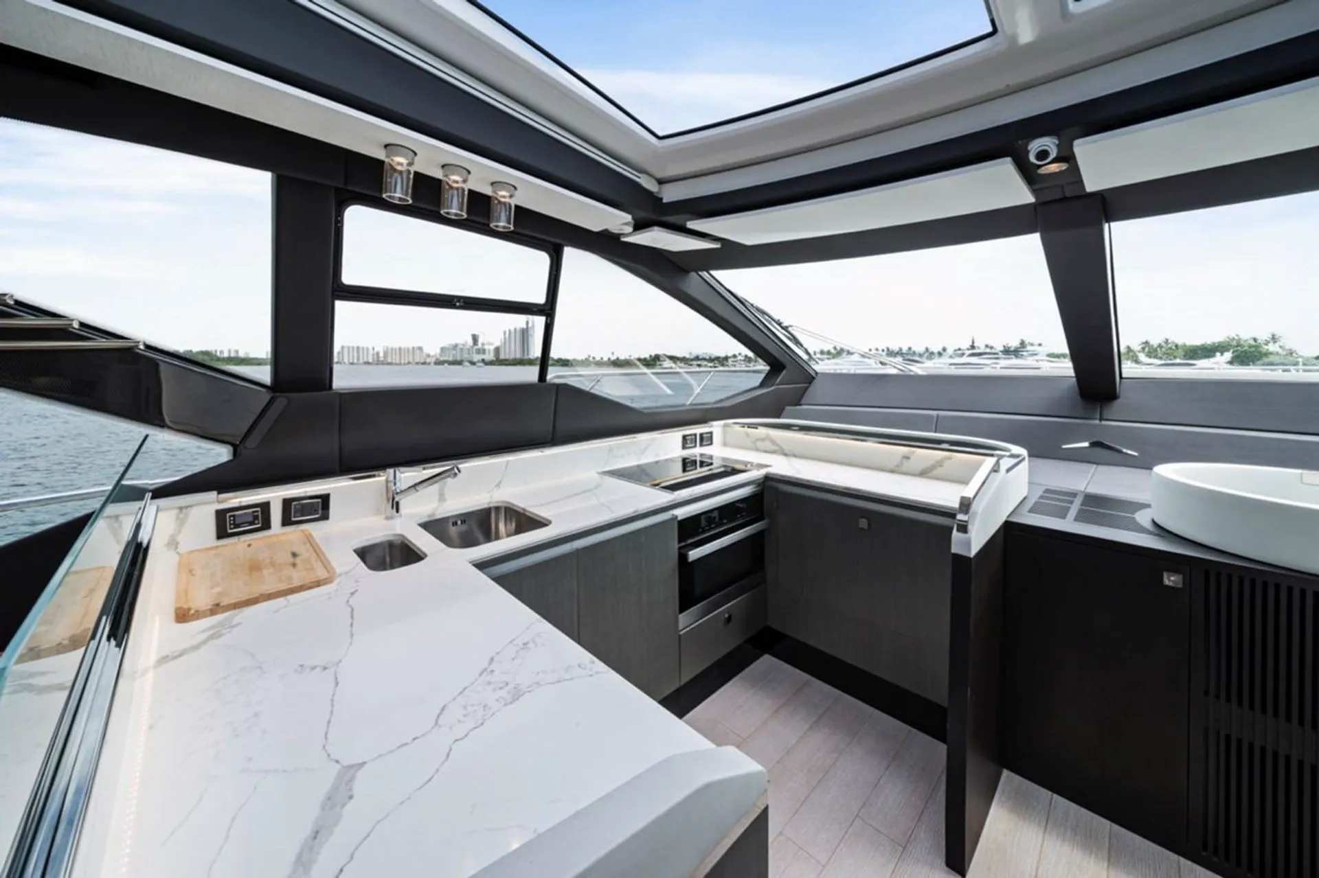 Azimut S7 Sport Yacht in North Bay Village, FL — photo 7