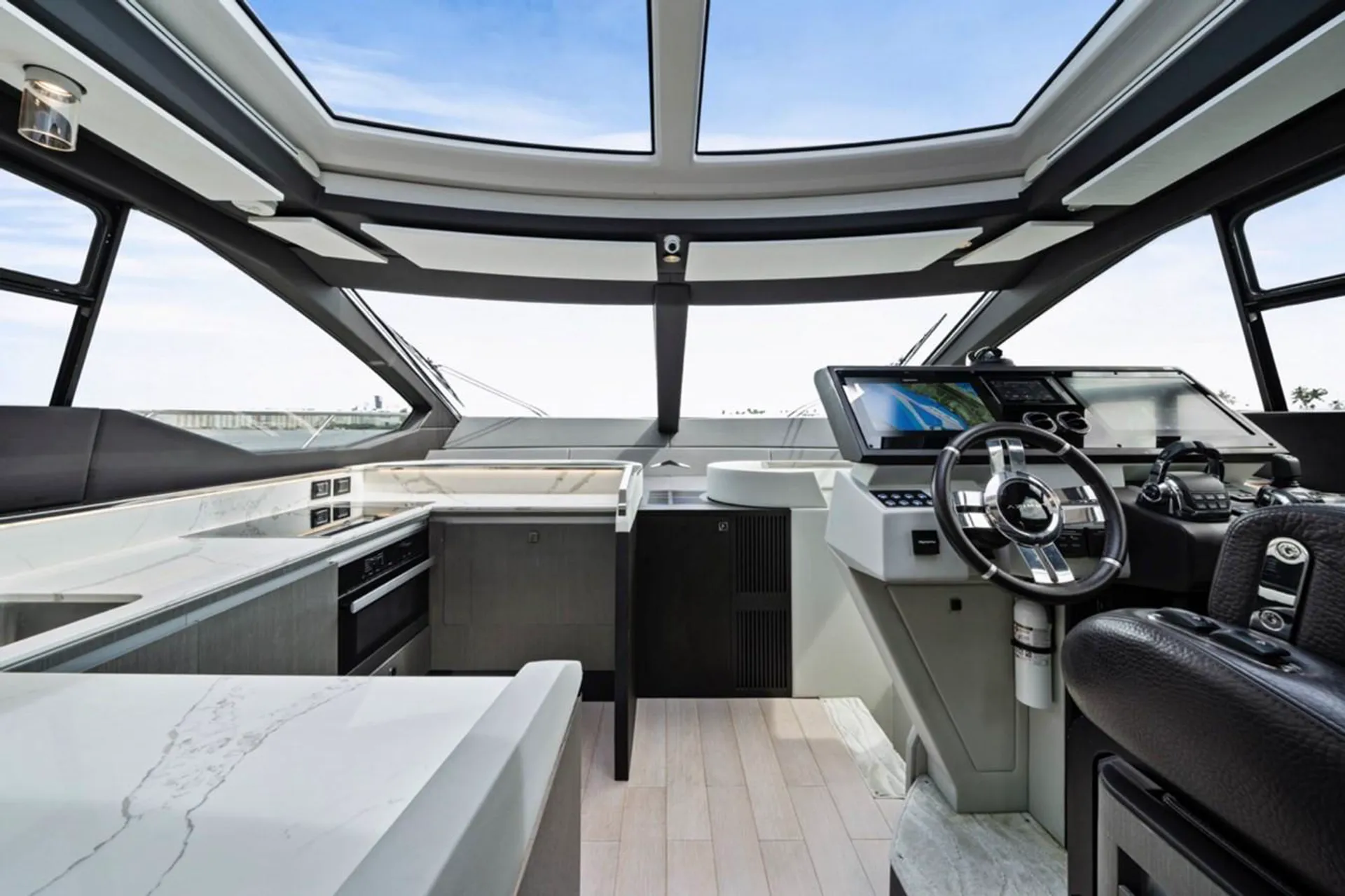 Azimut S7 Sport Yacht in North Bay Village, FL — photo 10