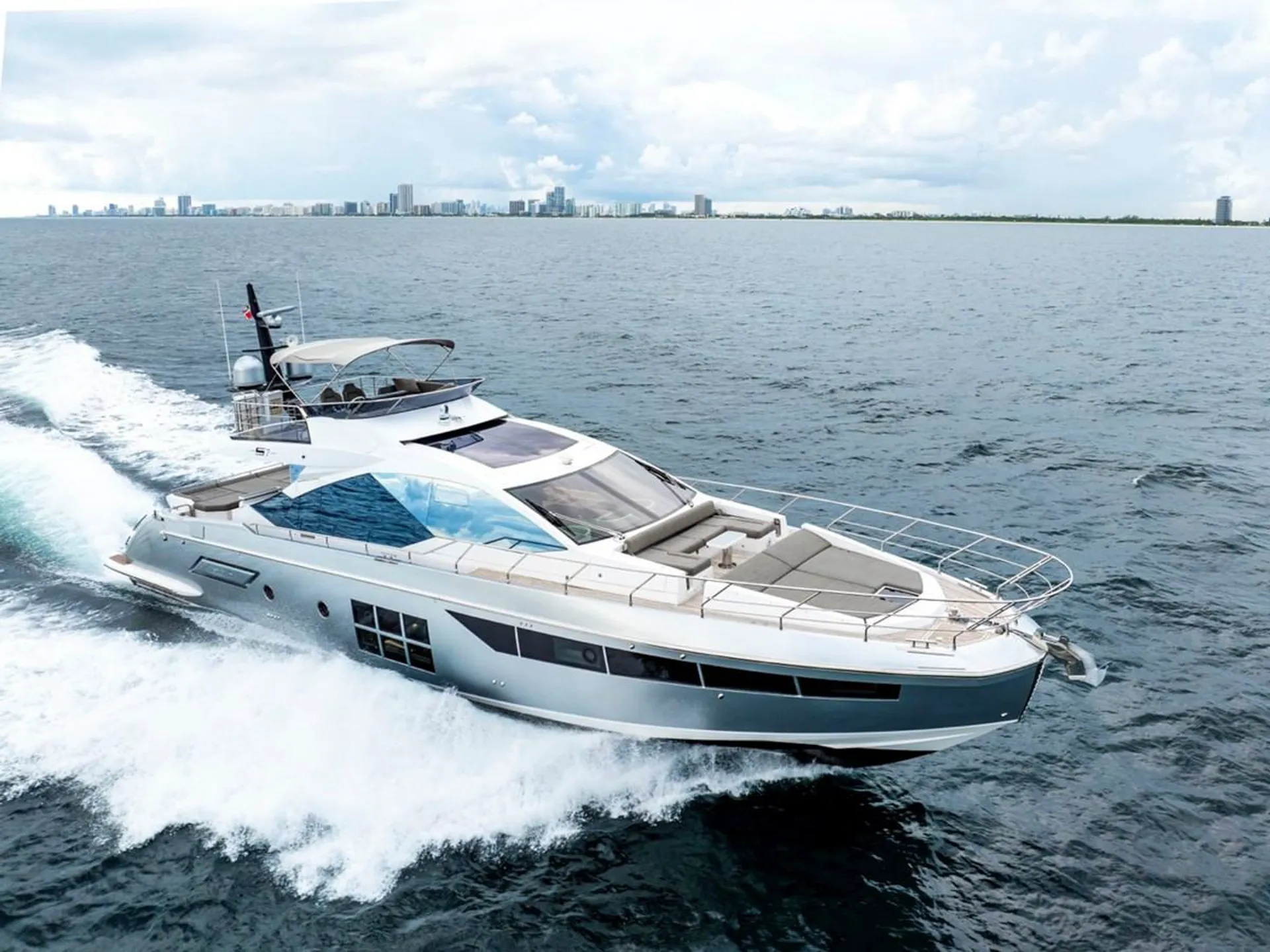 Azimut S7 Sport Yacht in North Bay Village, FL