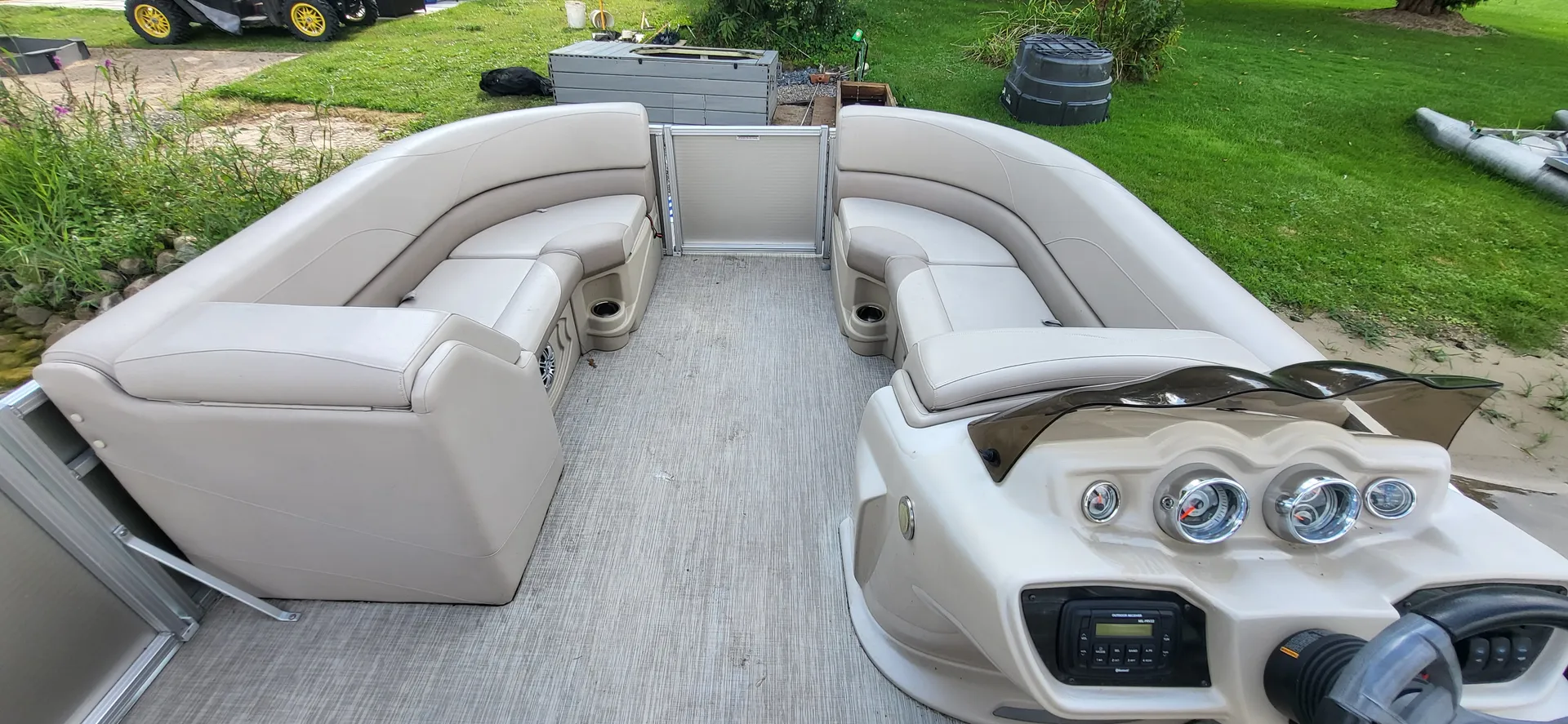 TAHOE PONTOONS 20' LTZ CRUISE in Lowell, MI — photo 5