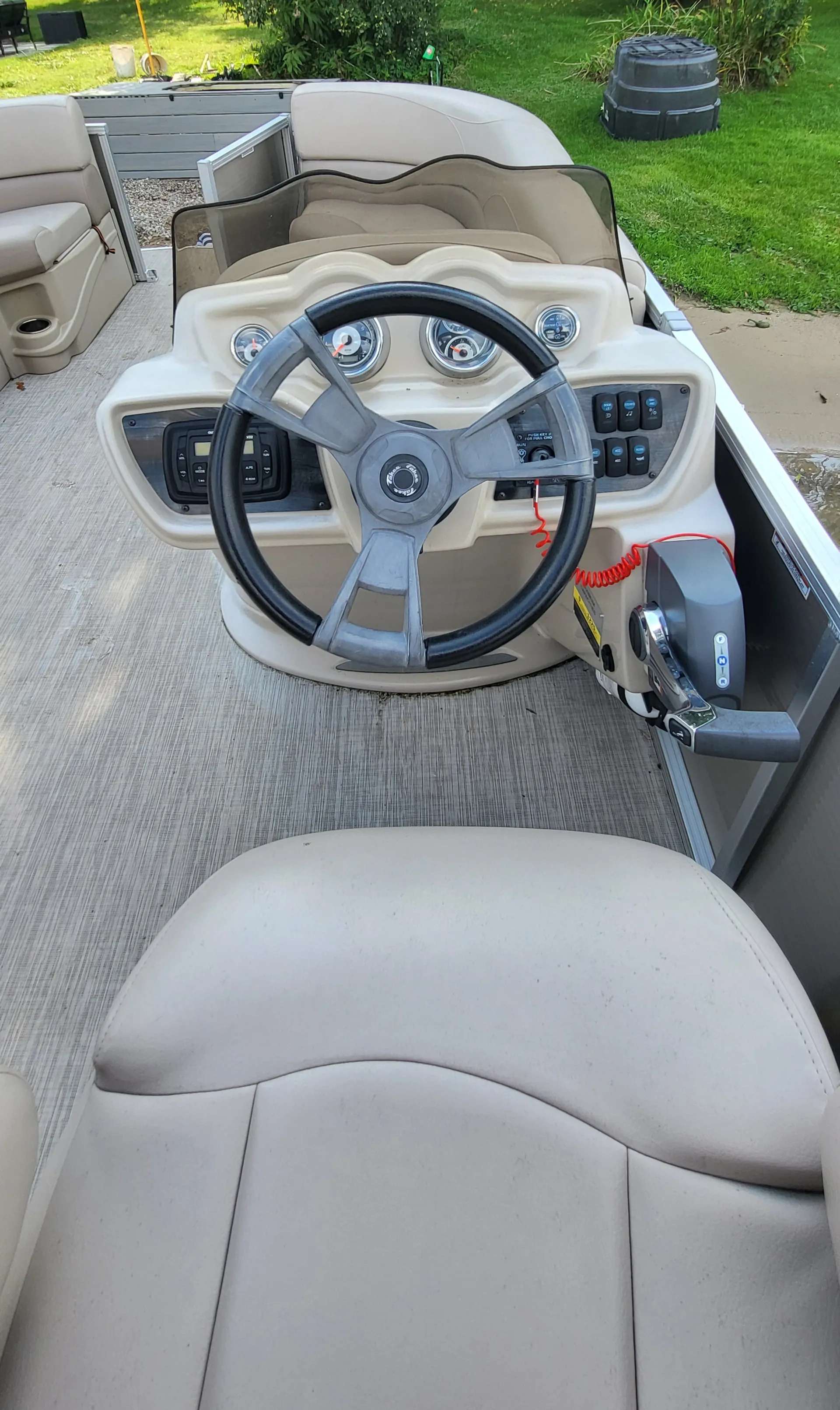 TAHOE PONTOONS 20' LTZ CRUISE in Lowell, MI — photo 6